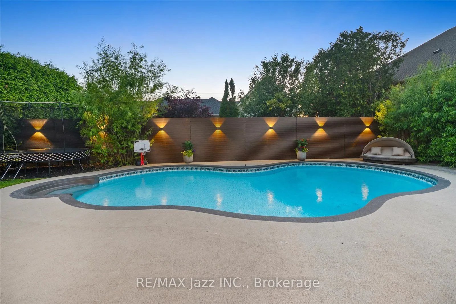82 Bridlewood Boulevard