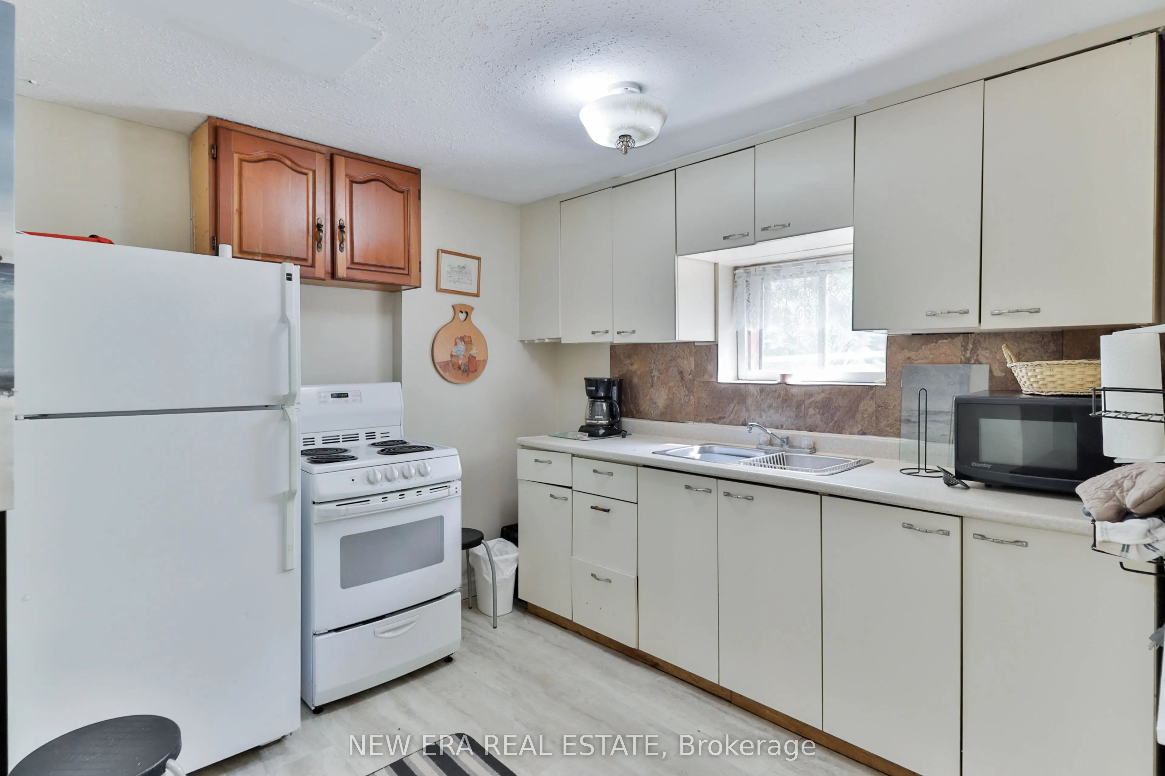 37 Glenthorne Drive
