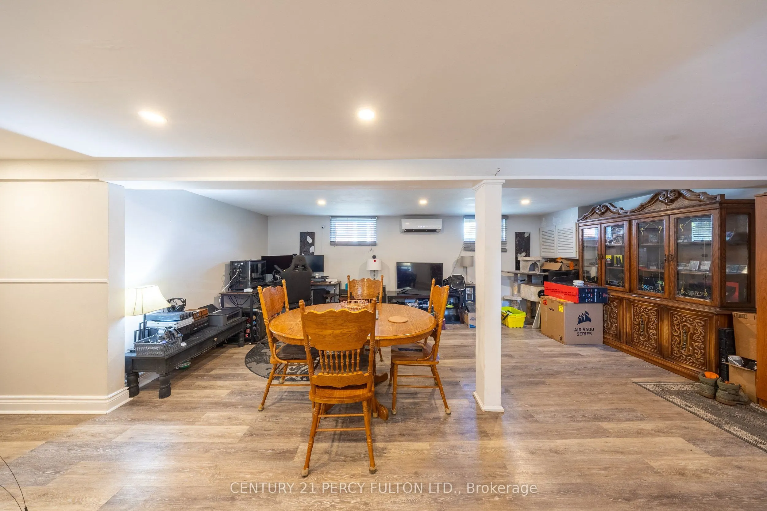 816 SIMCOE Street N