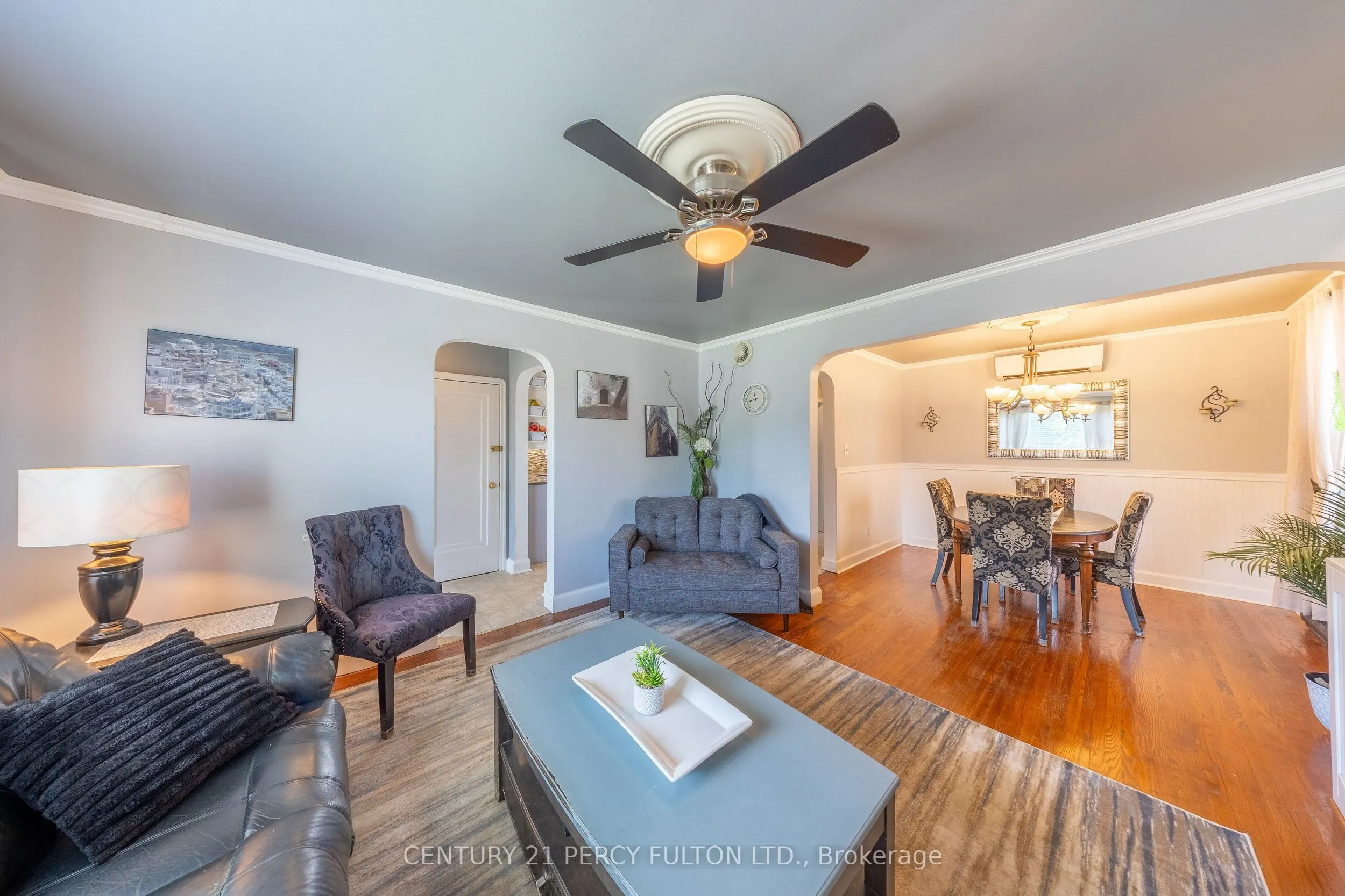 816 SIMCOE Street N
