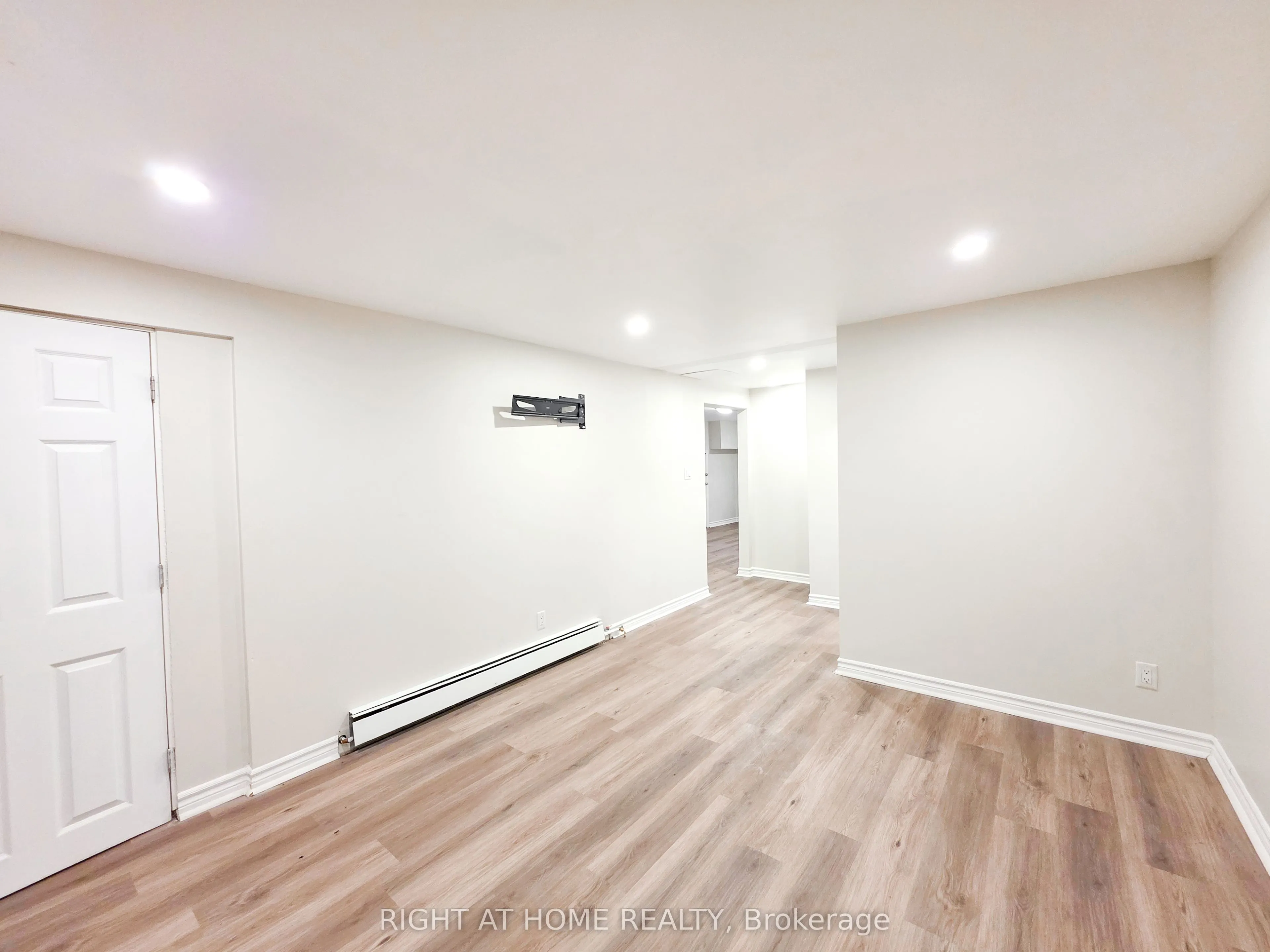 708 Carnegie Avenue #Lower