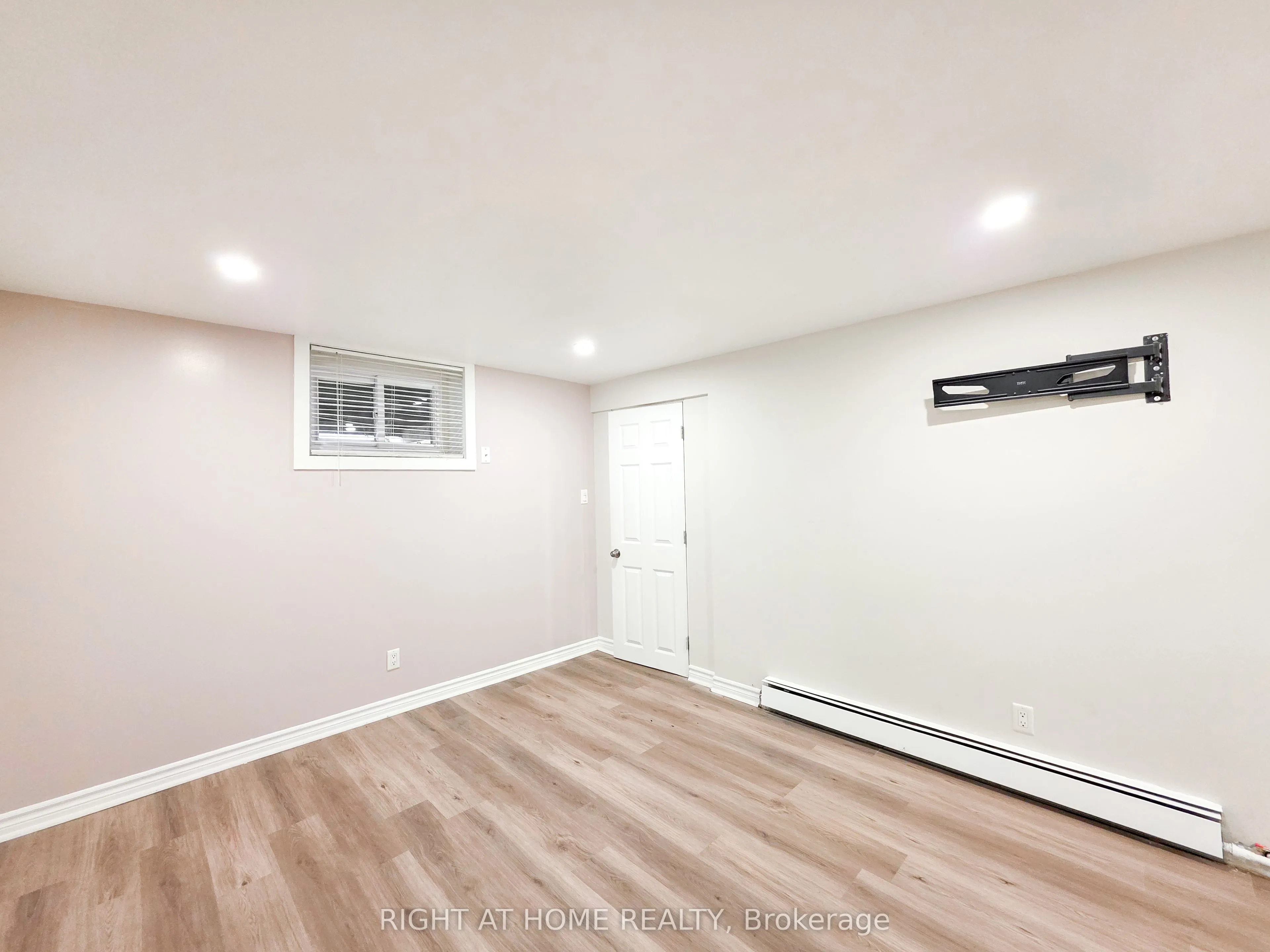 708 Carnegie Avenue #Lower