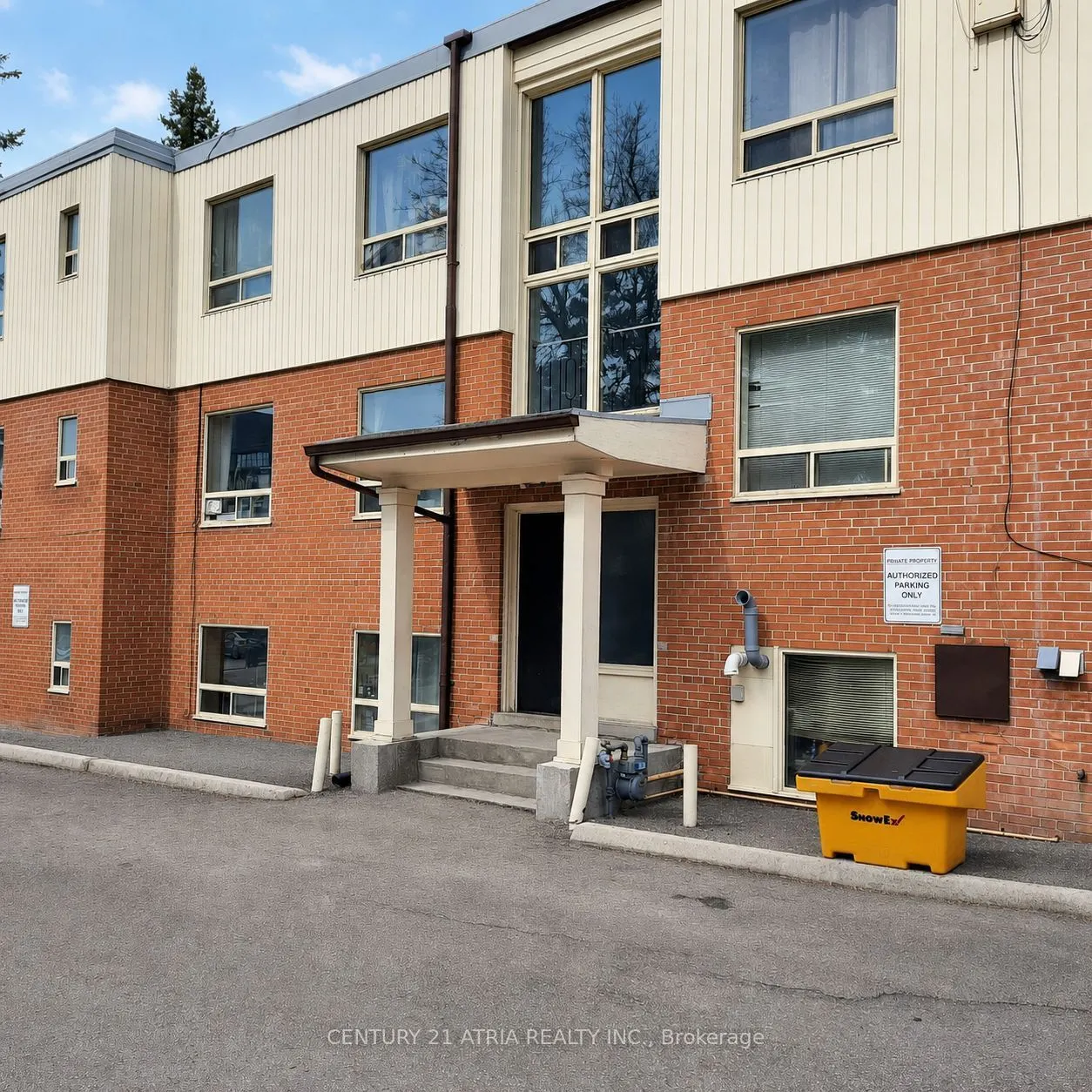 316 Saguenay Avenue