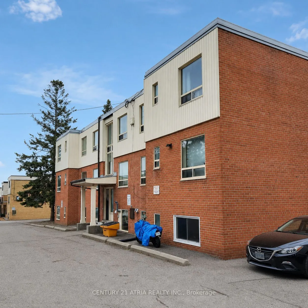 316 Saguenay Avenue