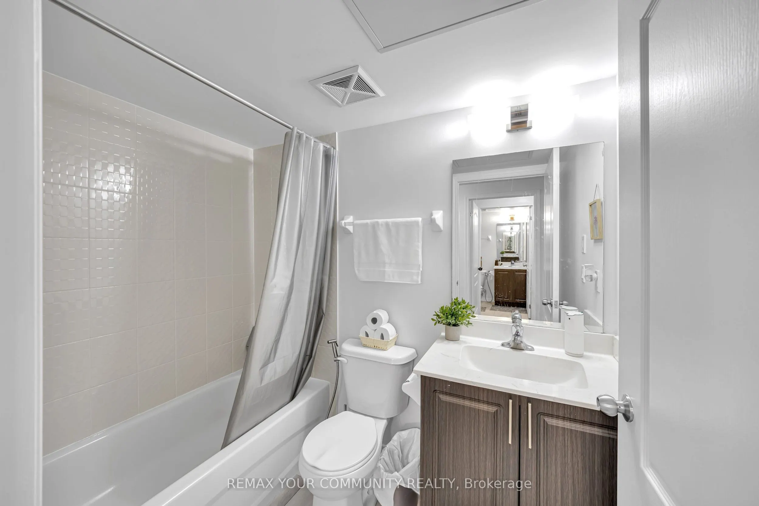 500 Kingbird Grove #120
