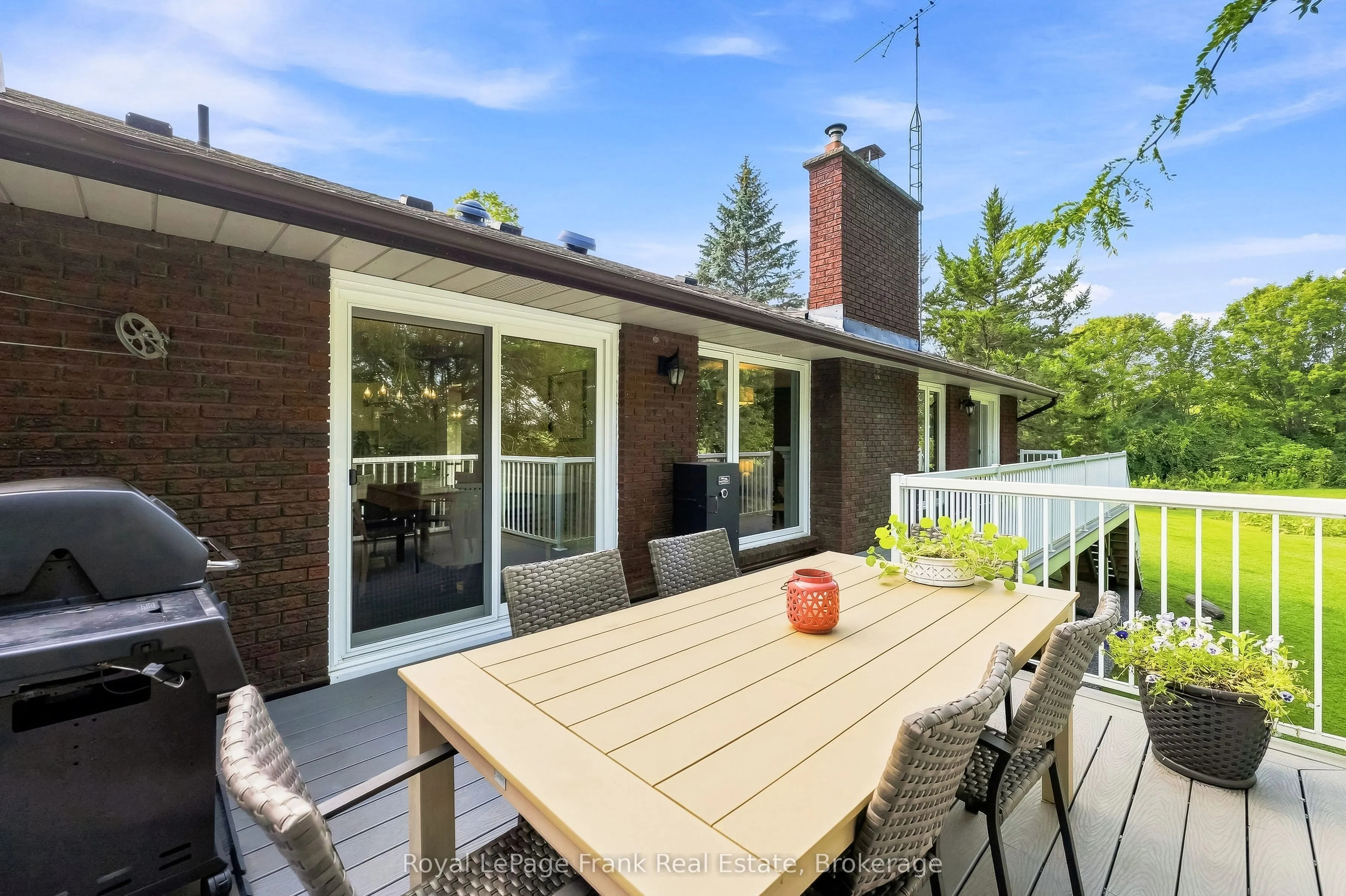 2407 Ashbridge Road