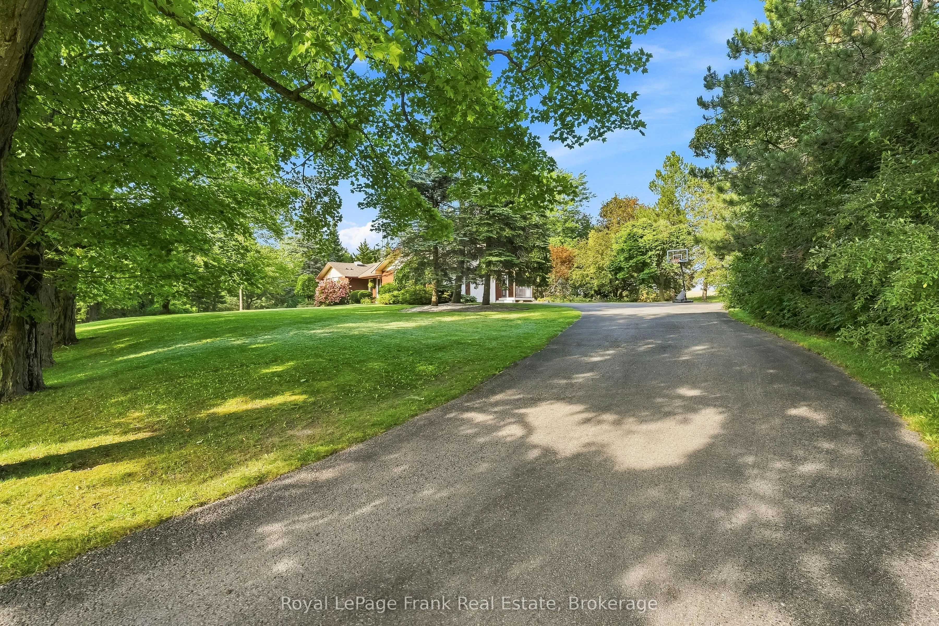 2407 Ashbridge Road