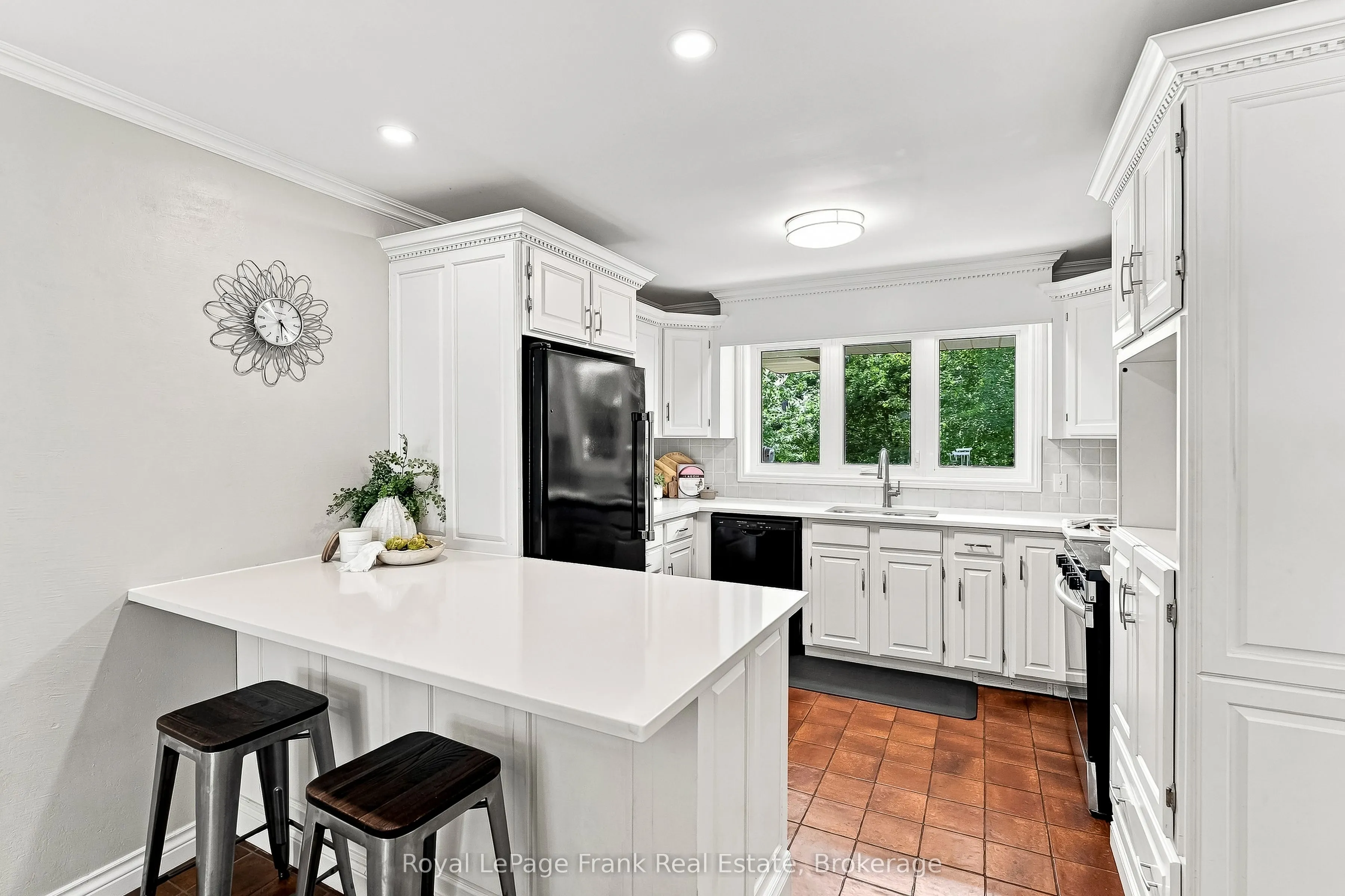2407 Ashbridge Road