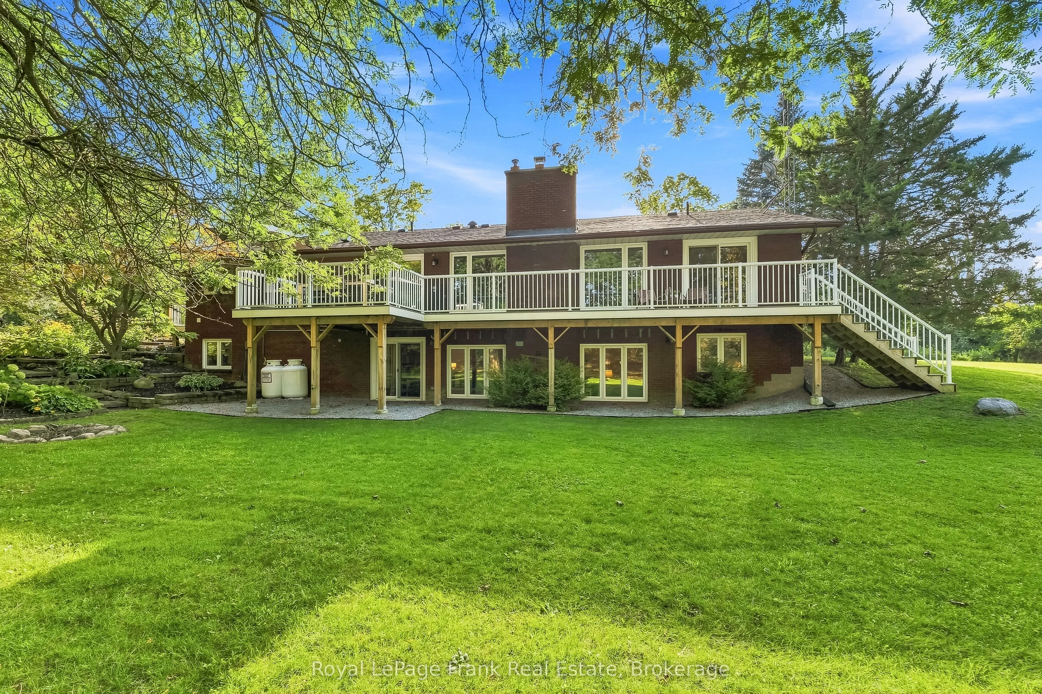 2407 Ashbridge Road