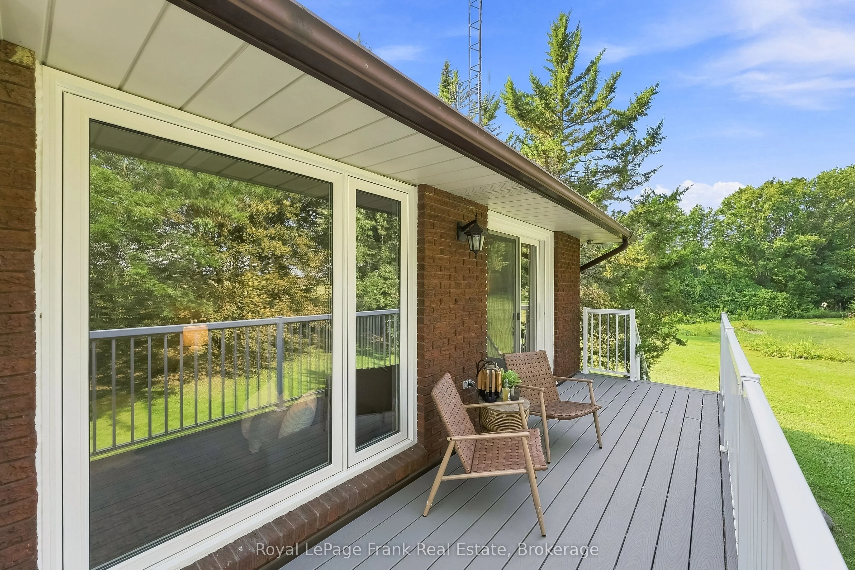 2407 Ashbridge Road