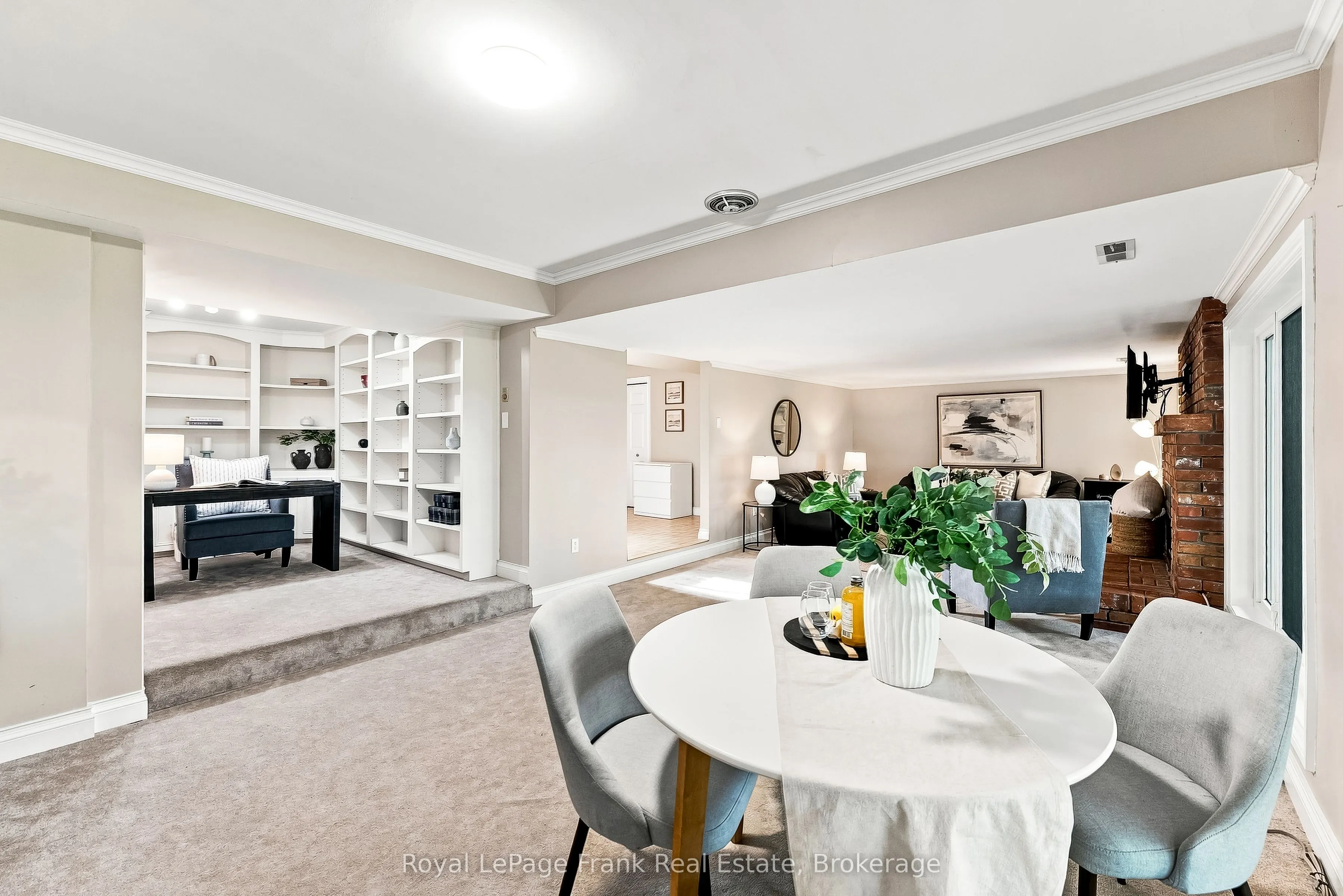 2407 Ashbridge Road