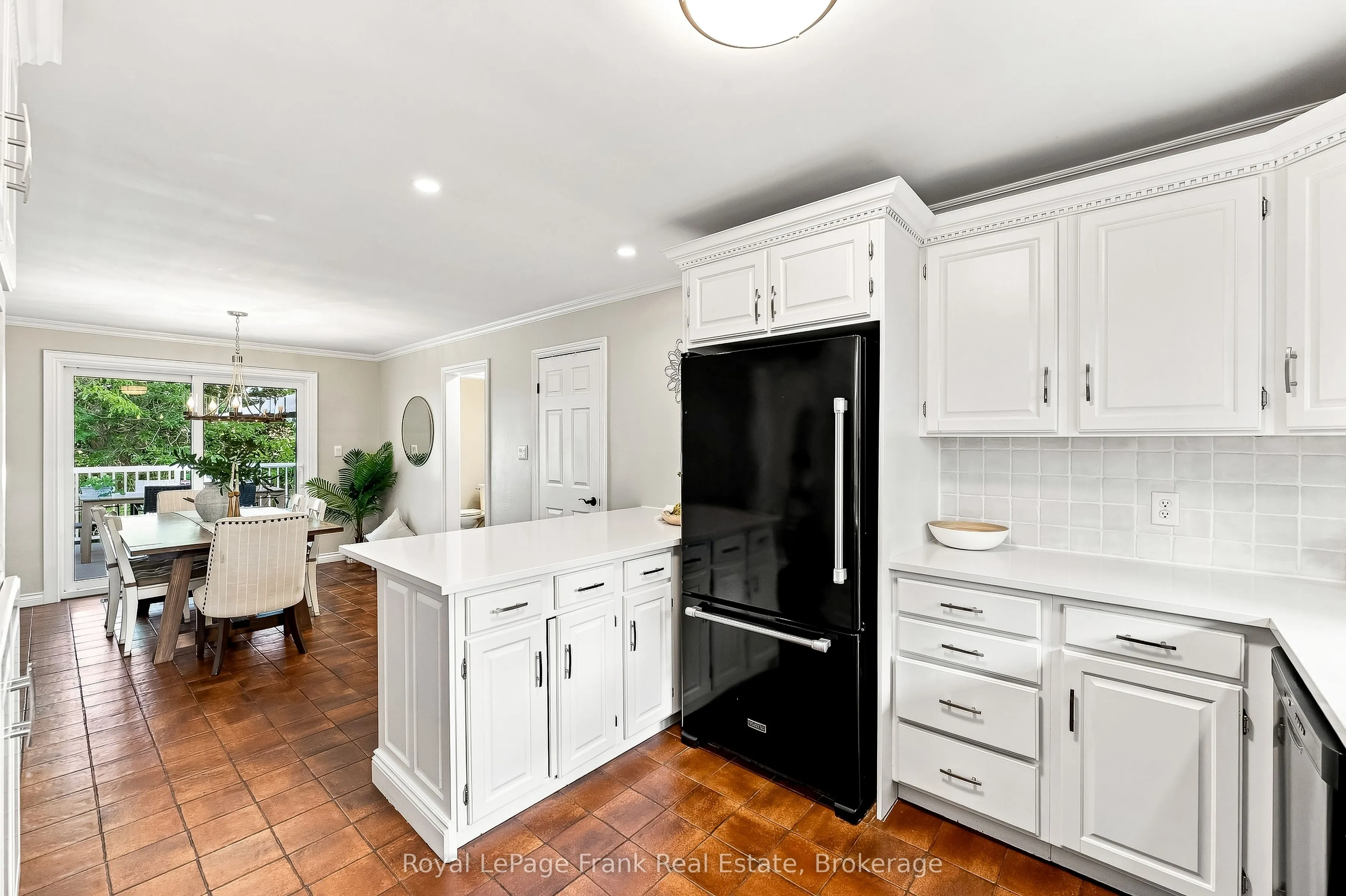 2407 Ashbridge Road