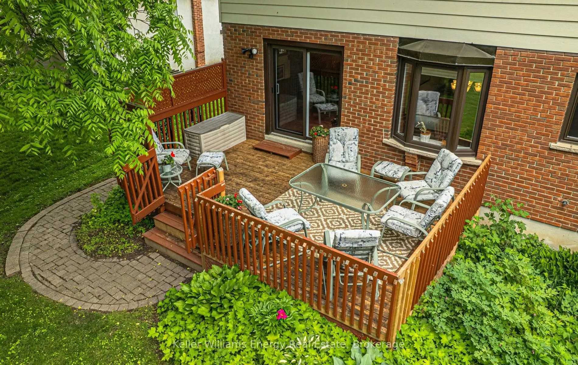 409 Gilbert Street E