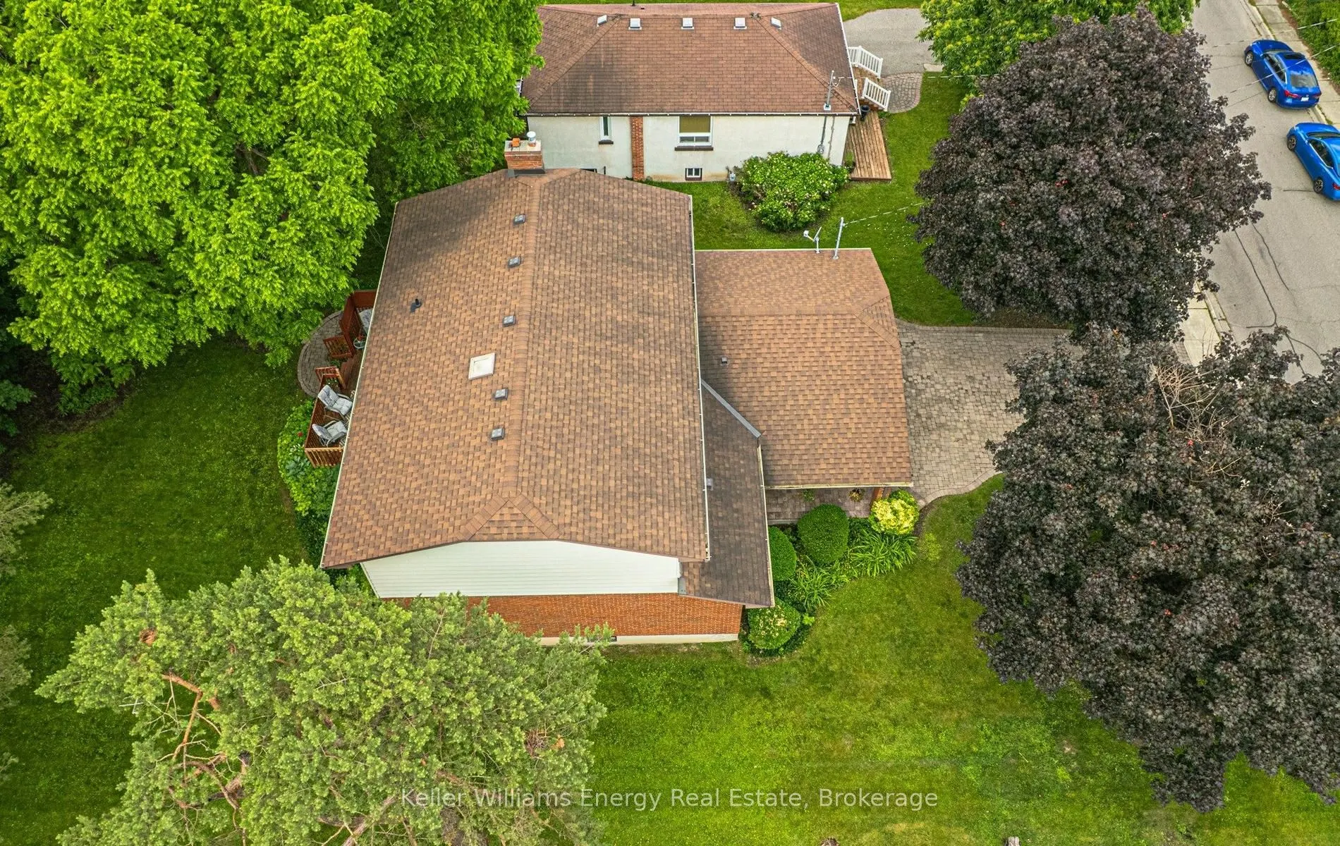 409 Gilbert Street E