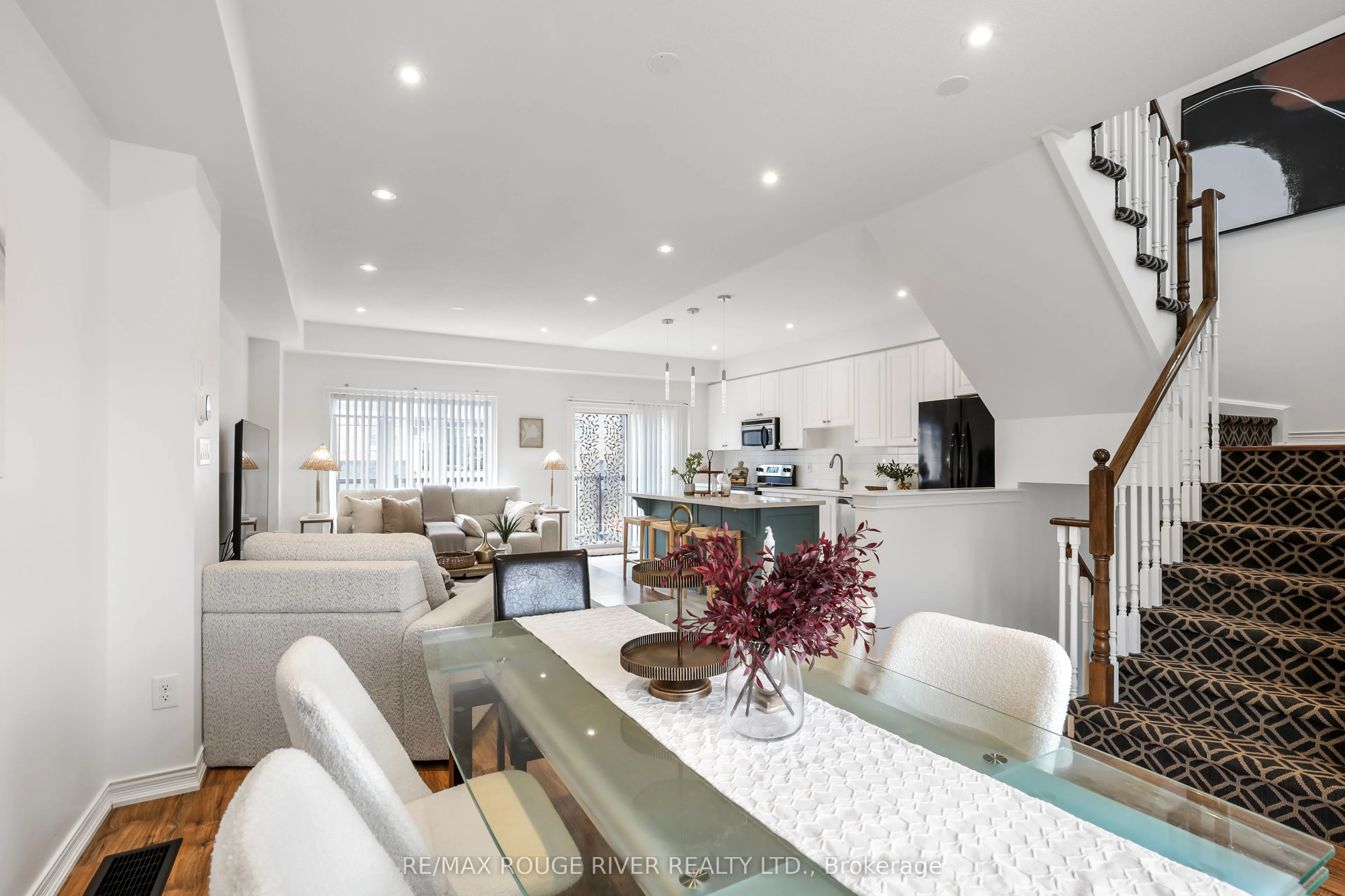 17 Devineridge Avenue