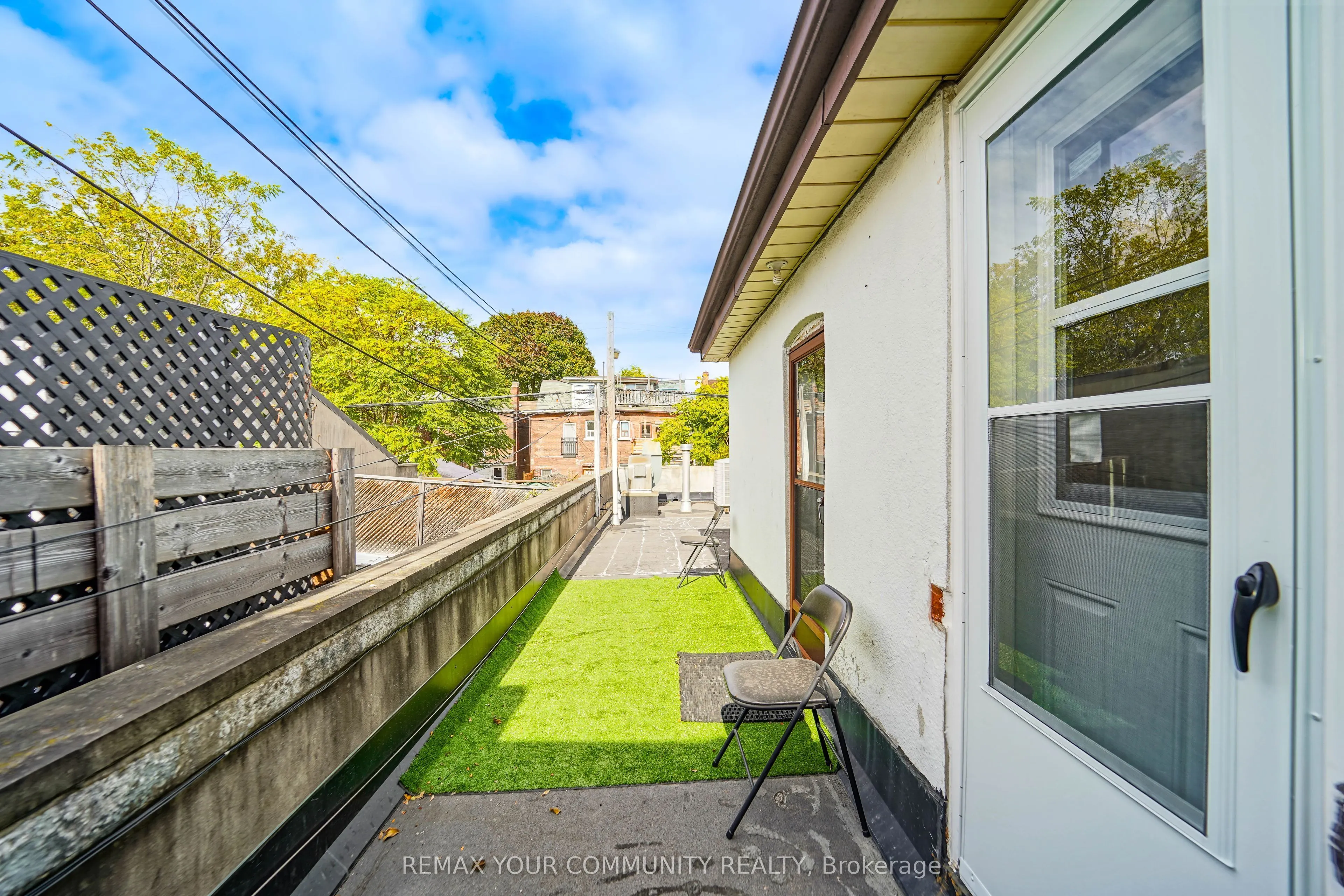 1378 Danforth Avenue #01
