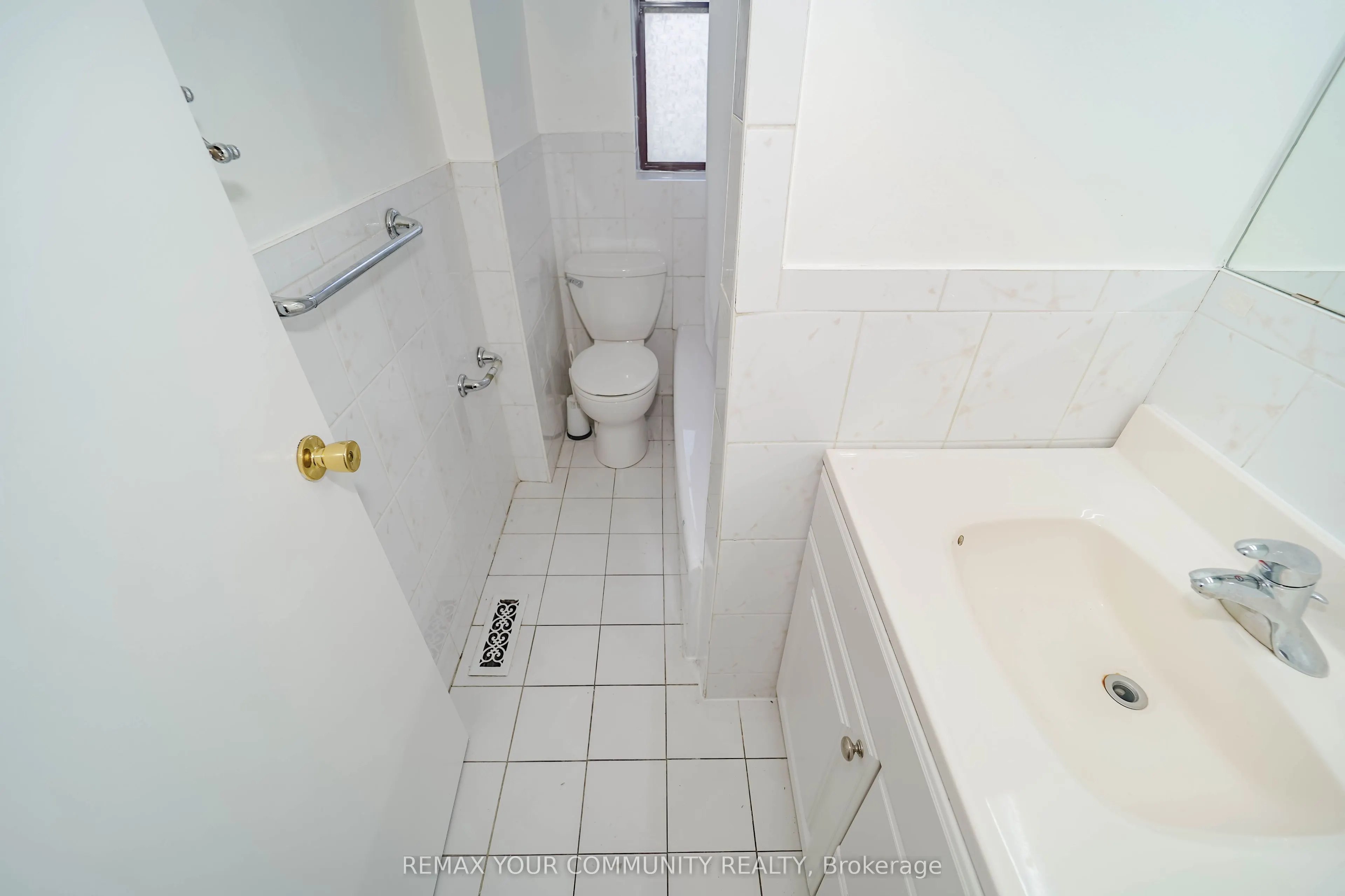 1378 Danforth Avenue #01