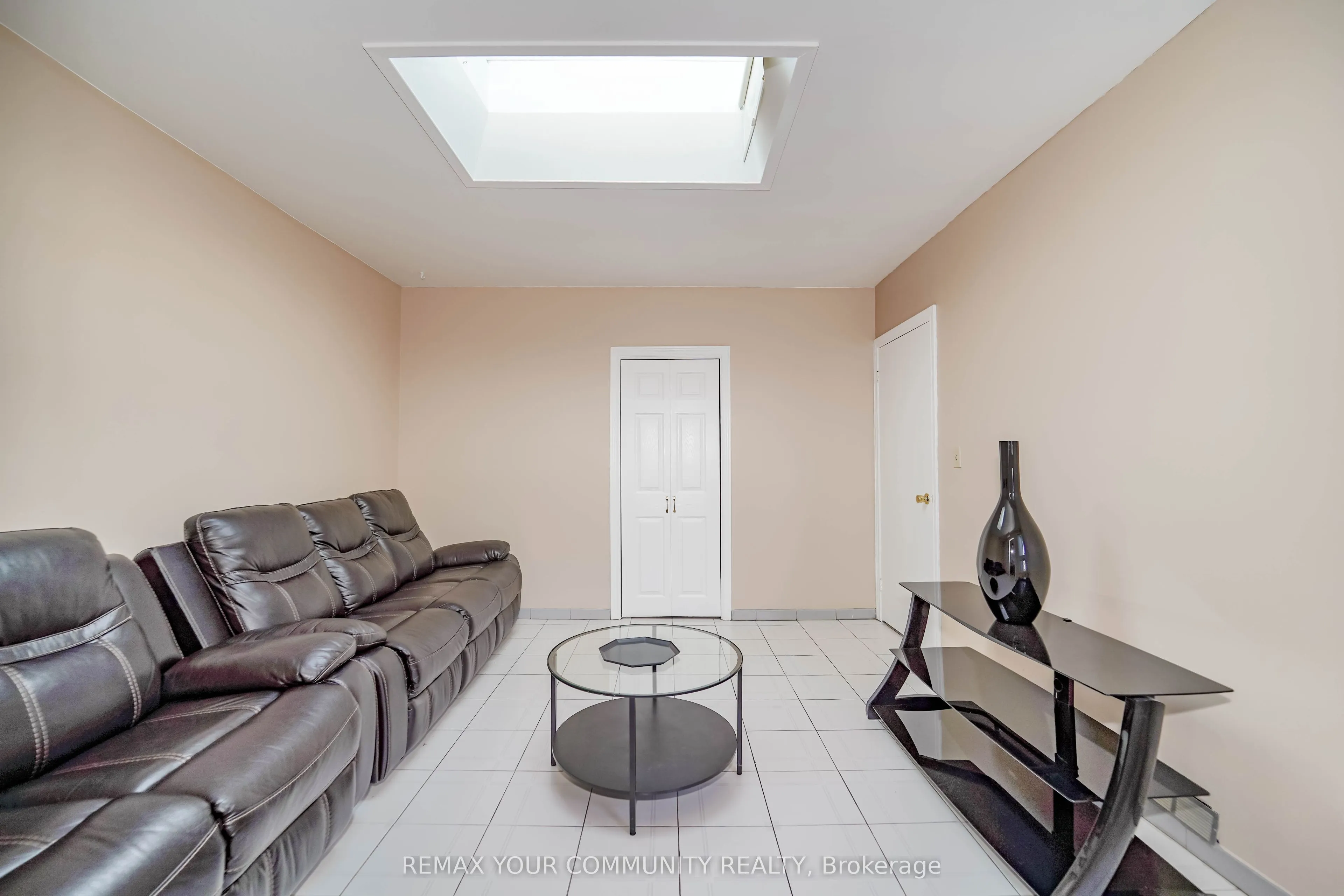 1378 Danforth Avenue #01