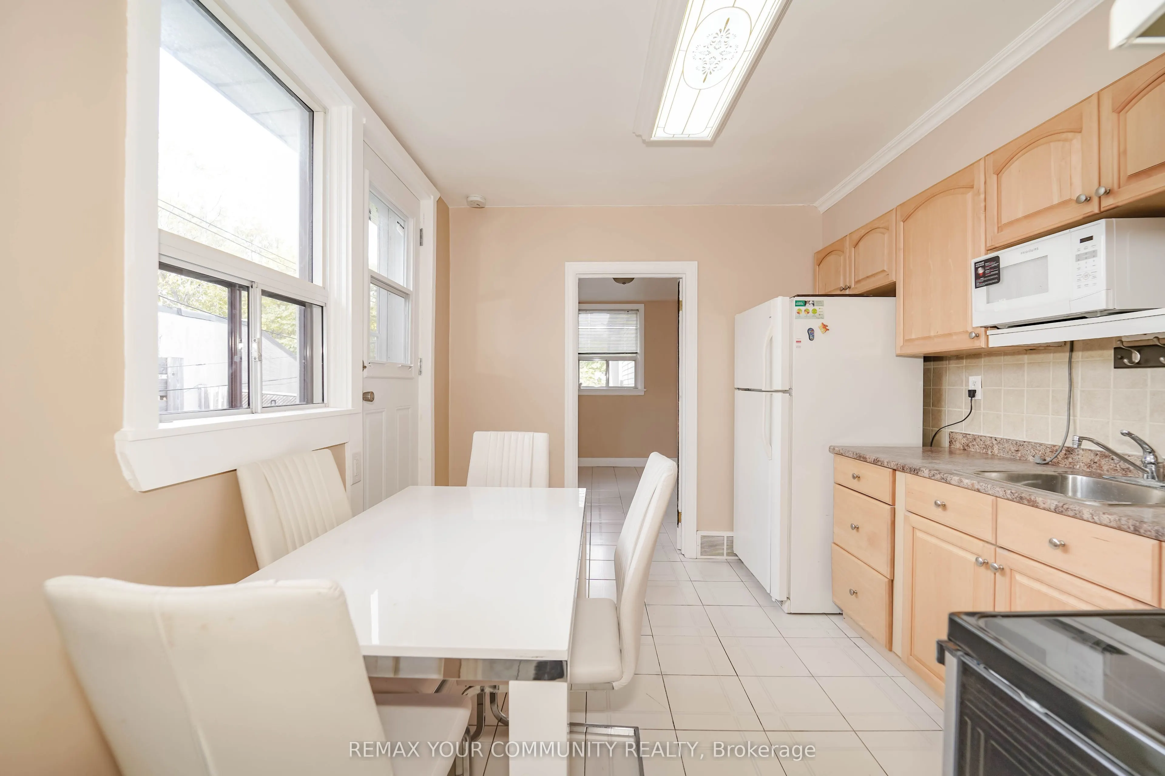 1378 Danforth Avenue #01