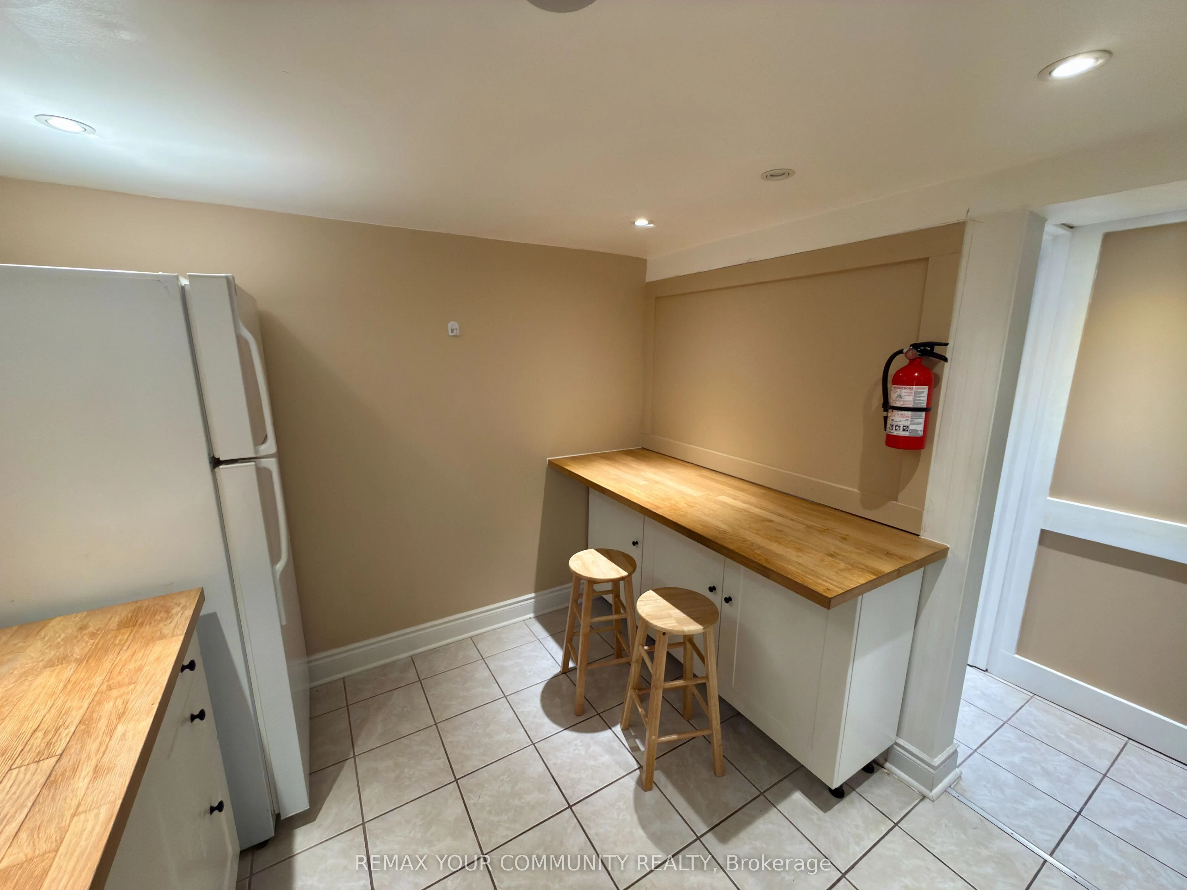 86 Lesmount Avenue #Lower Room 2