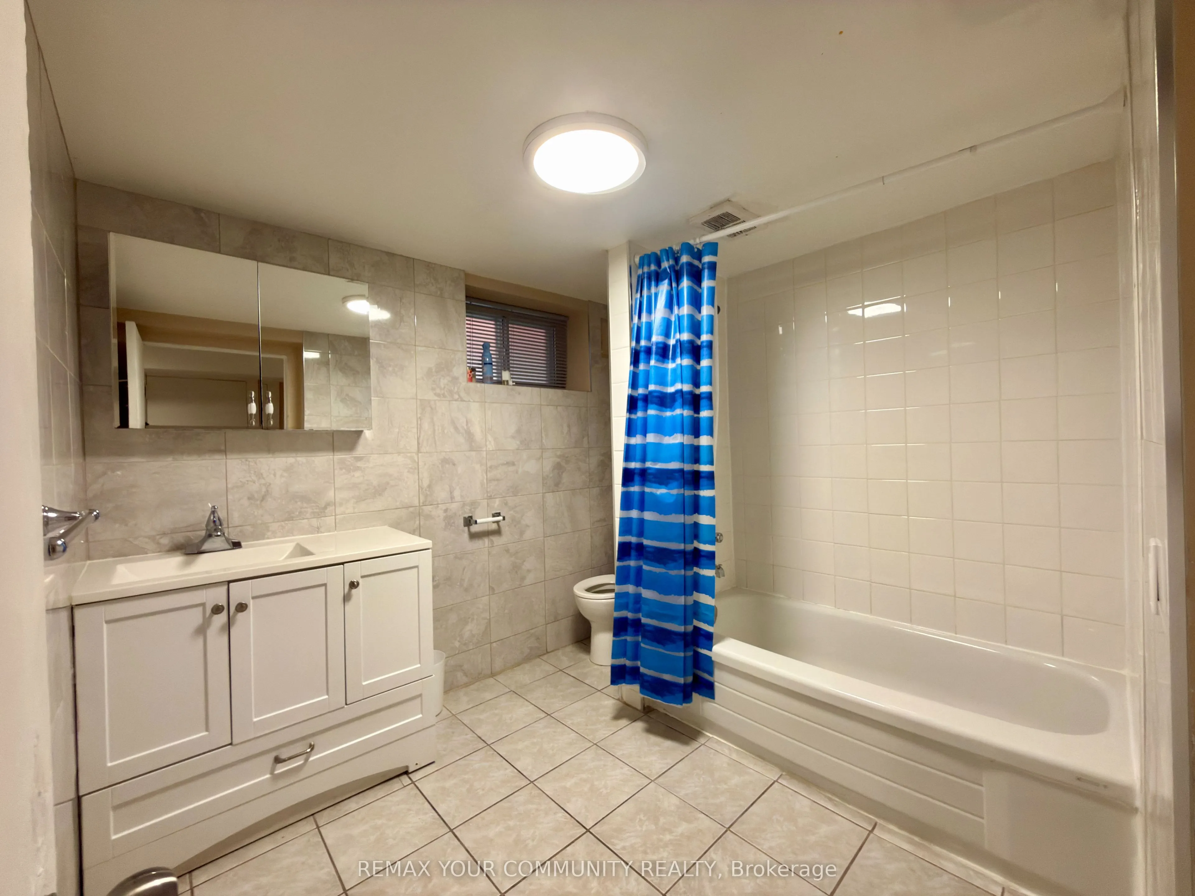 86 Lesmount Avenue #Lower Room 2