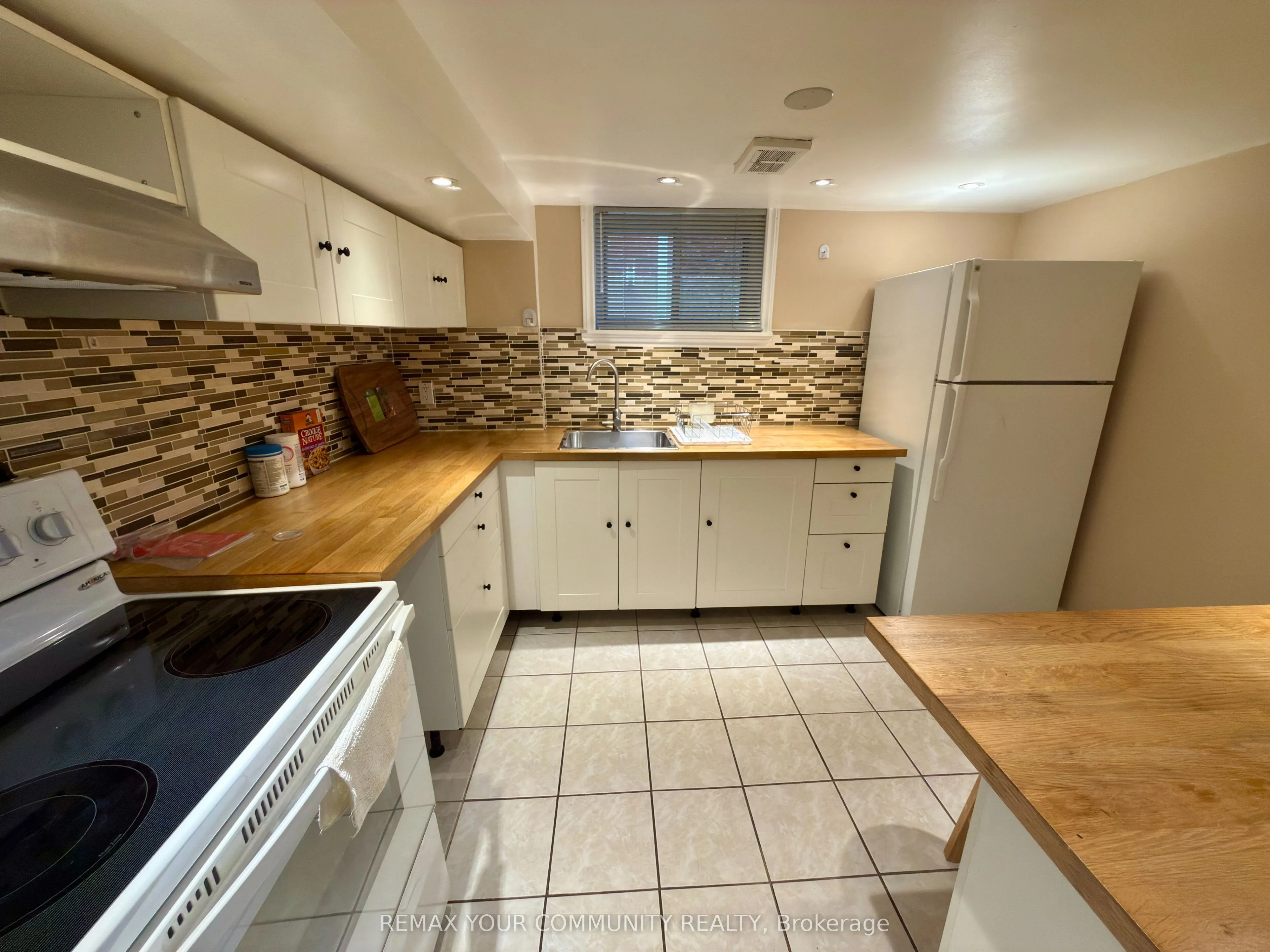 86 Lesmount Avenue #Lower Room 2