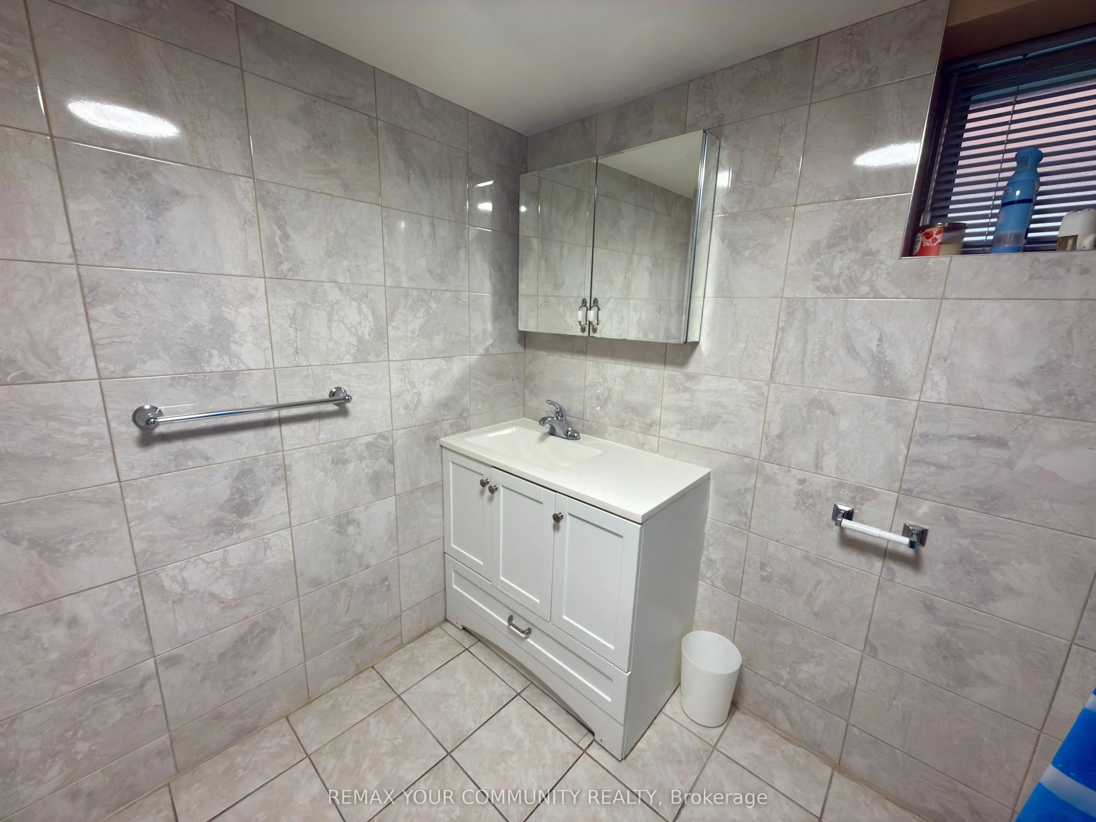 86 Lesmount Avenue #Lower Room 2