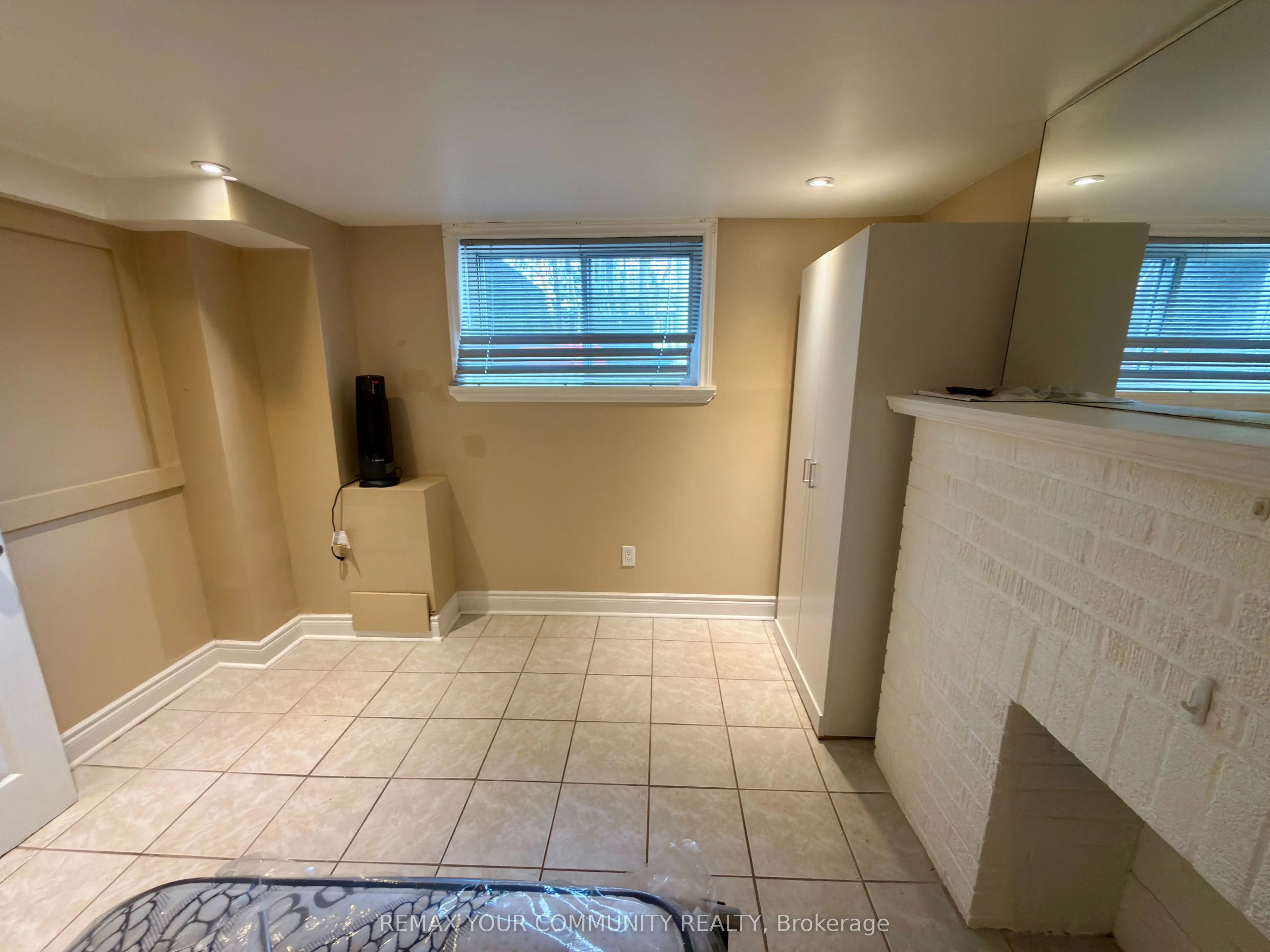 86 Lesmount Avenue #Lower Room 2