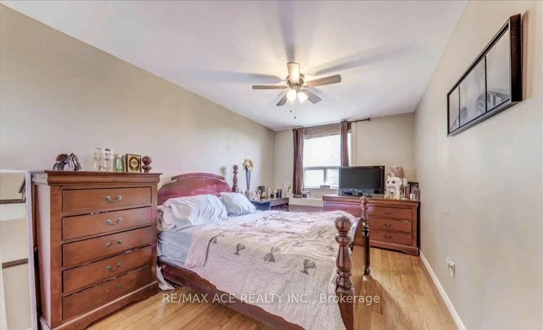 3420 Eglinton Avenue E #608