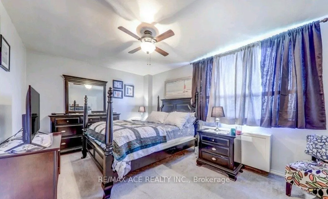 3420 Eglinton Avenue E #608