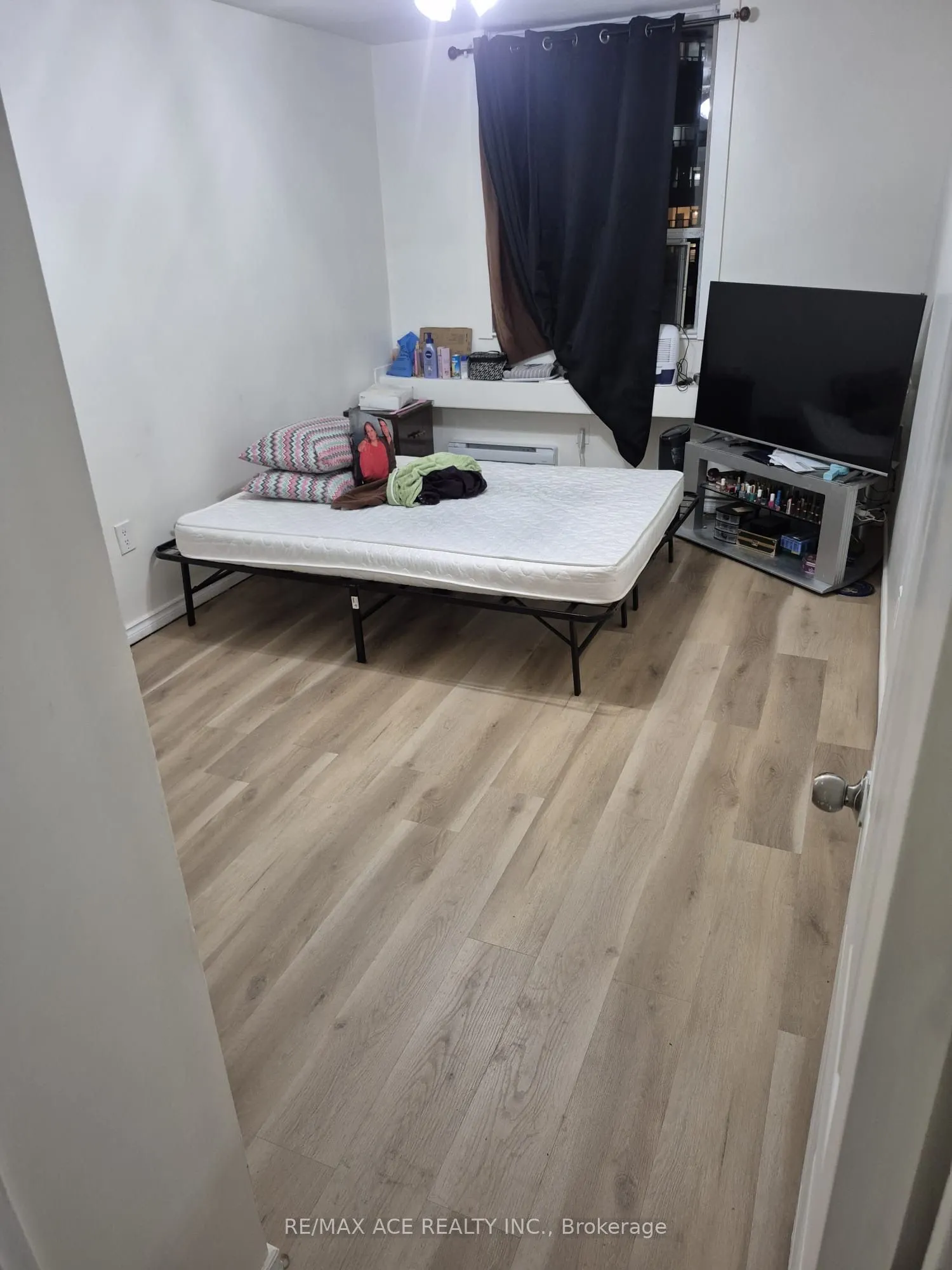 3420 Eglinton Avenue E #608