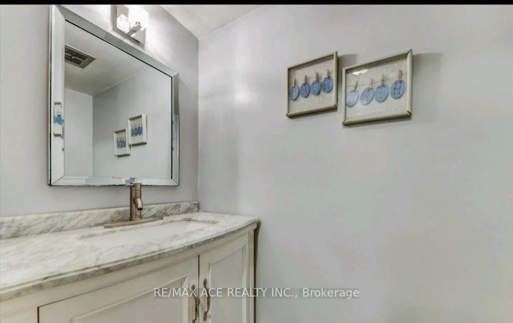 3420 Eglinton Avenue E #608