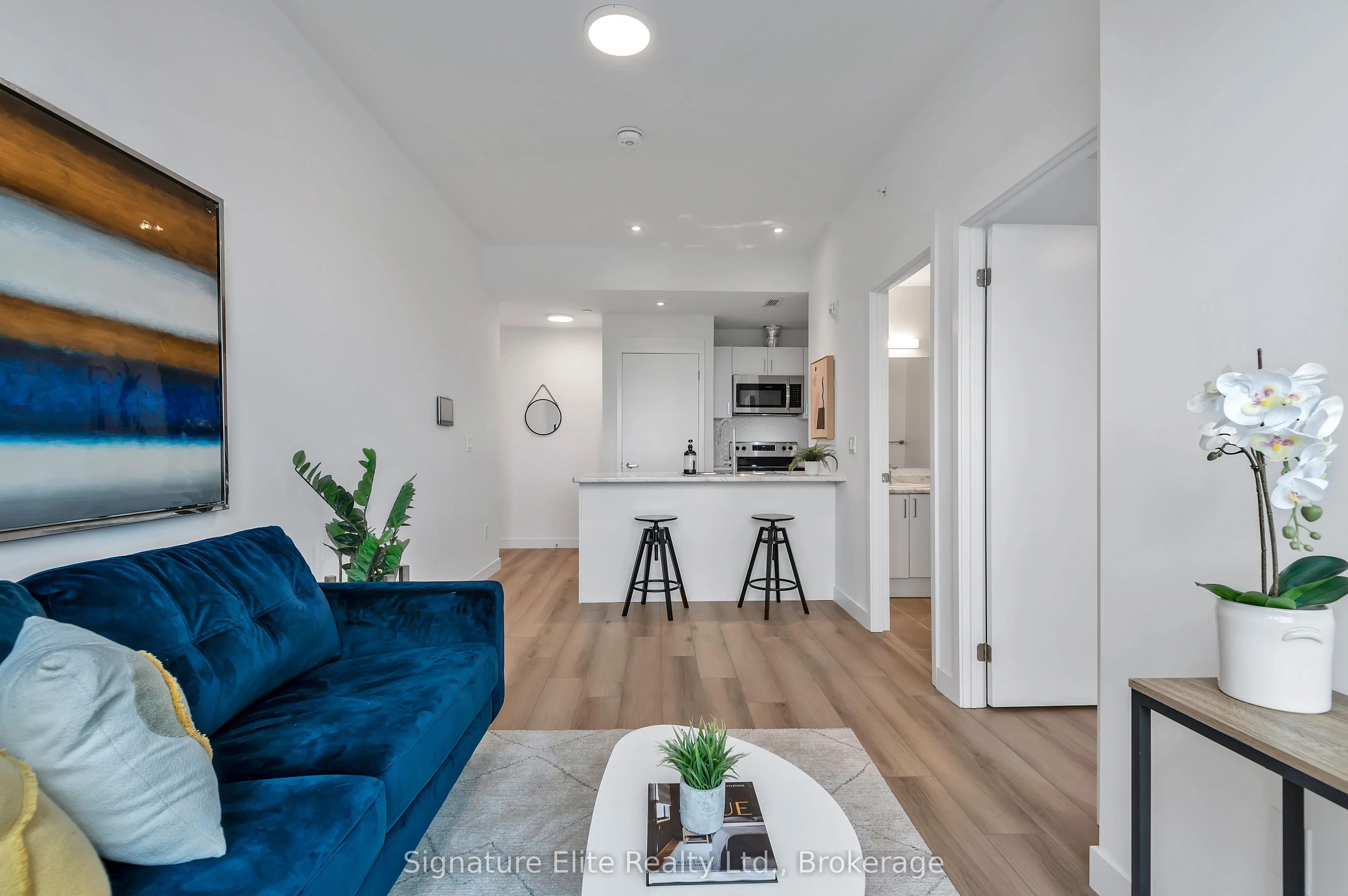 2382 Kingston Road #403
