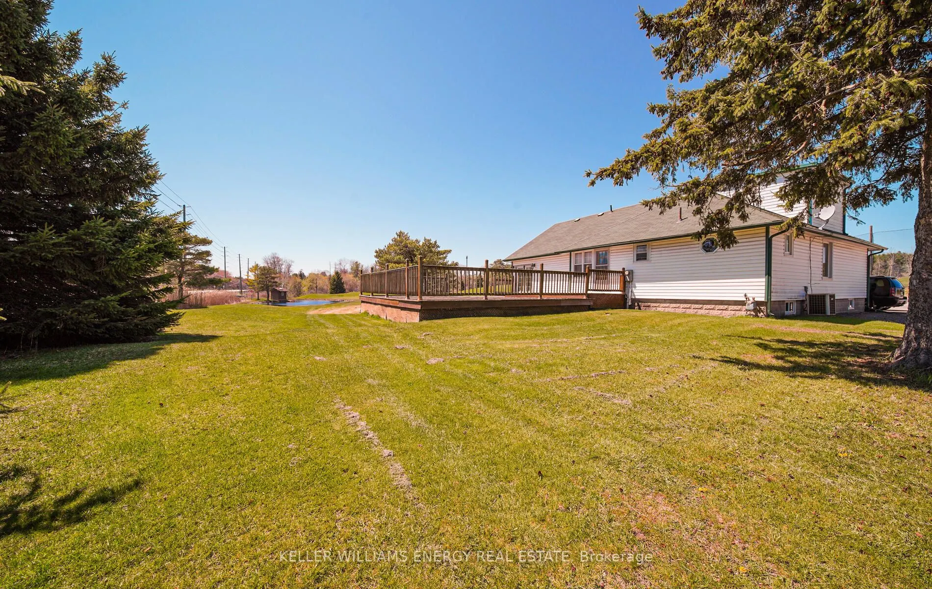 560 Taunton Road W