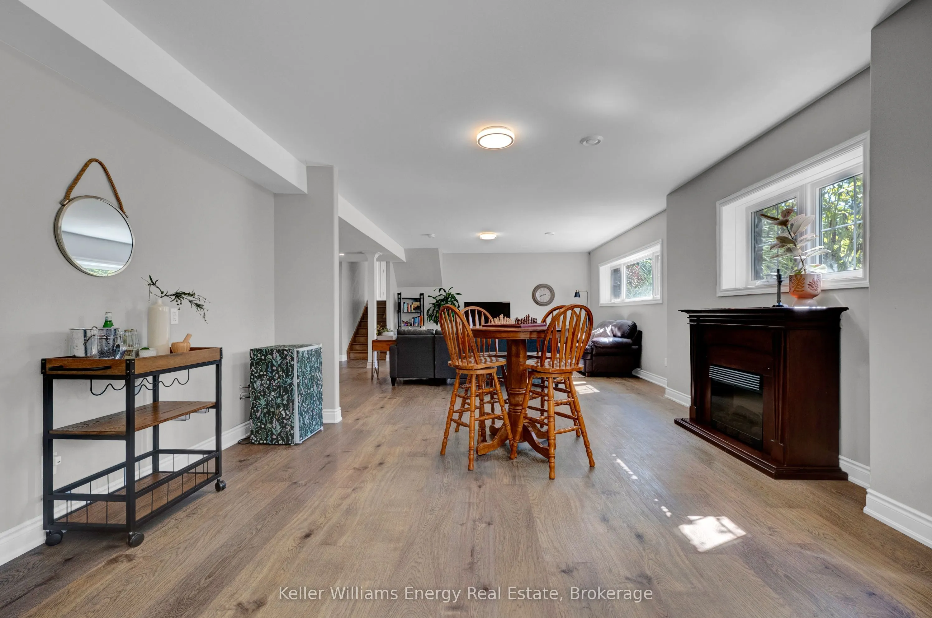 29 Waldweg Drive