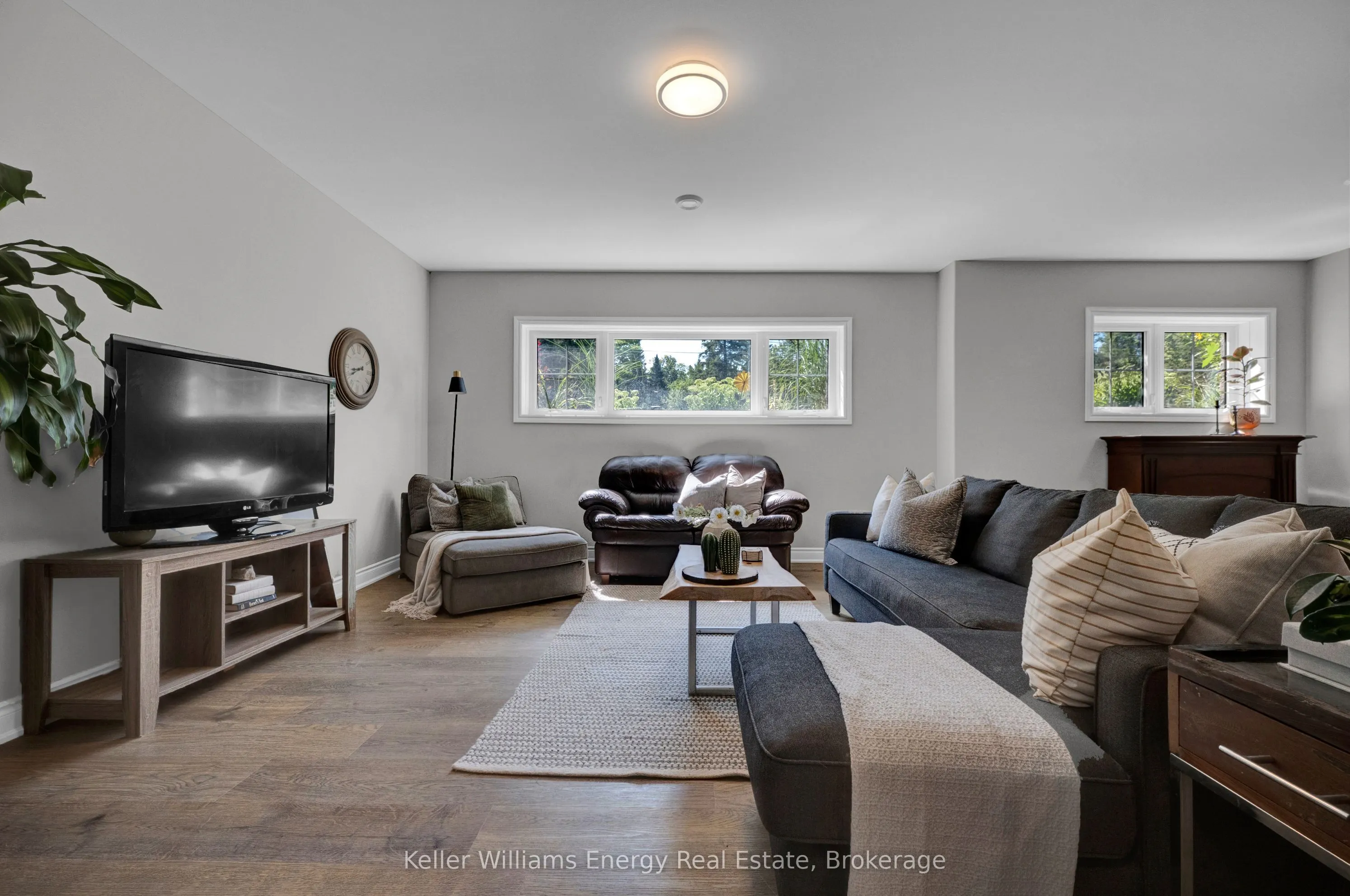 29 Waldweg Drive