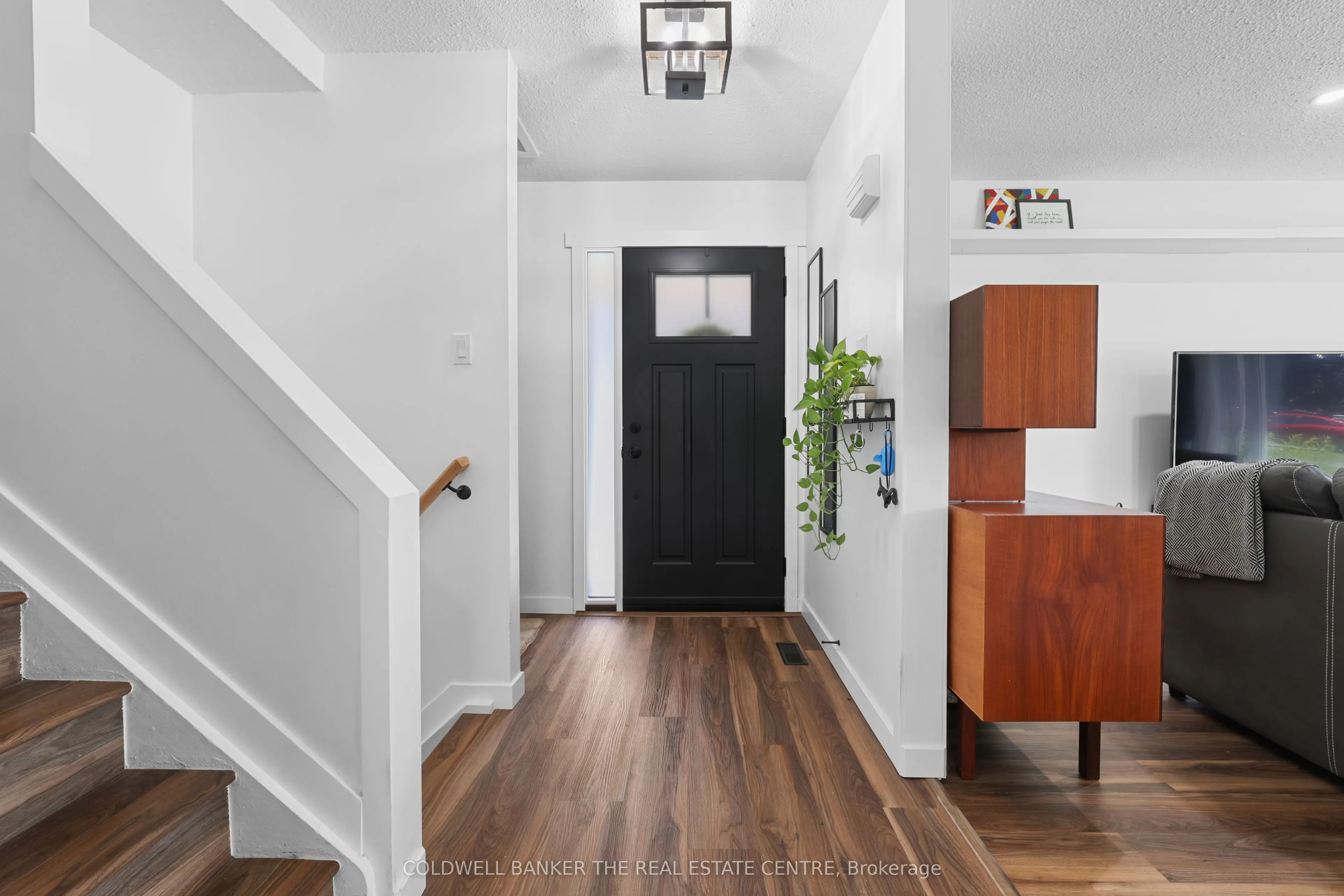 404 Burnley Court