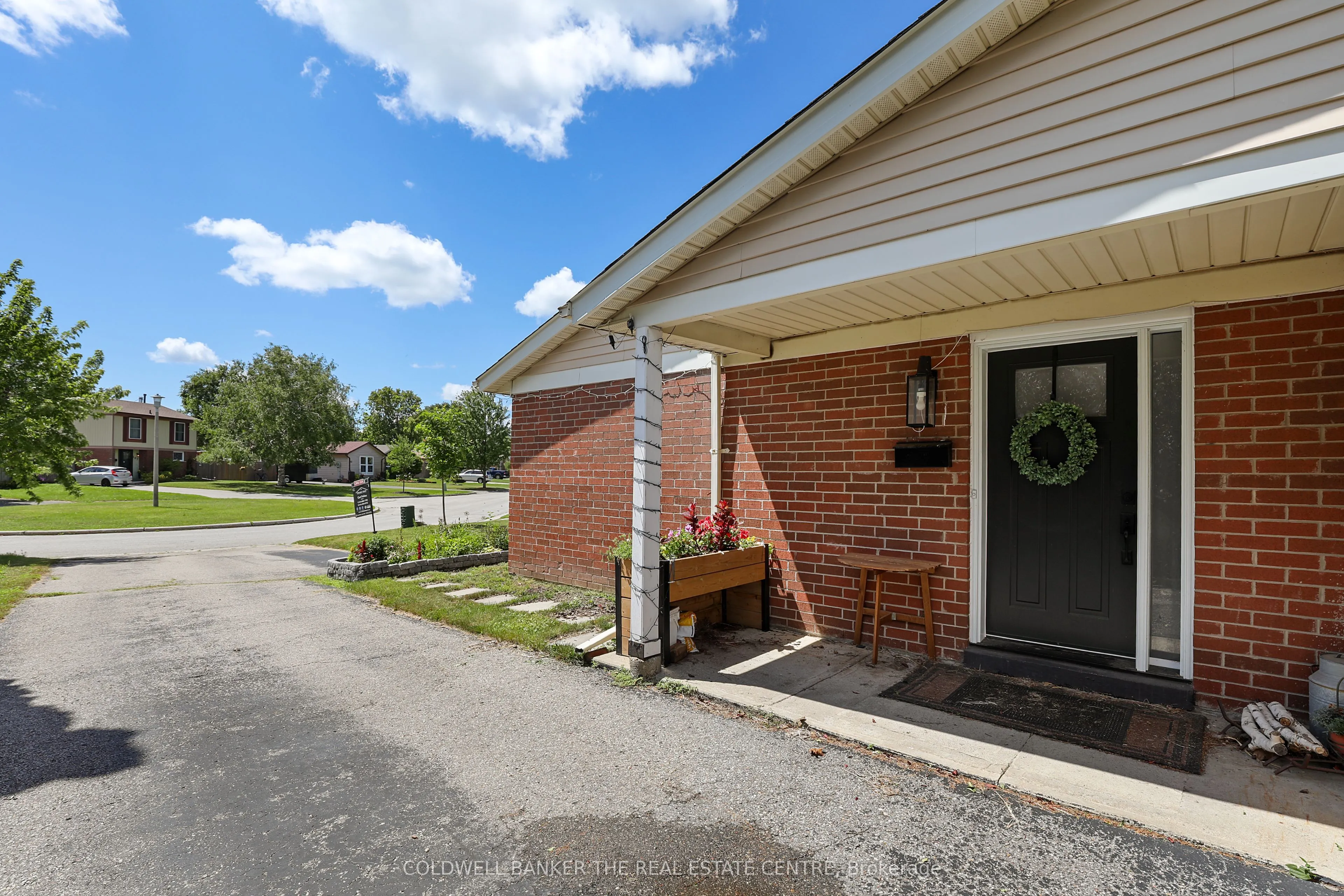 404 Burnley Court