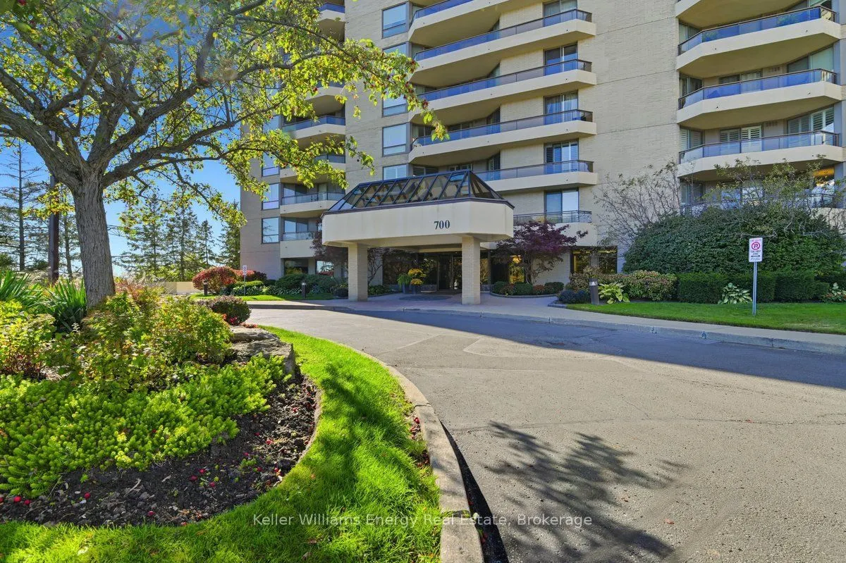 700 Wilson Road N #806