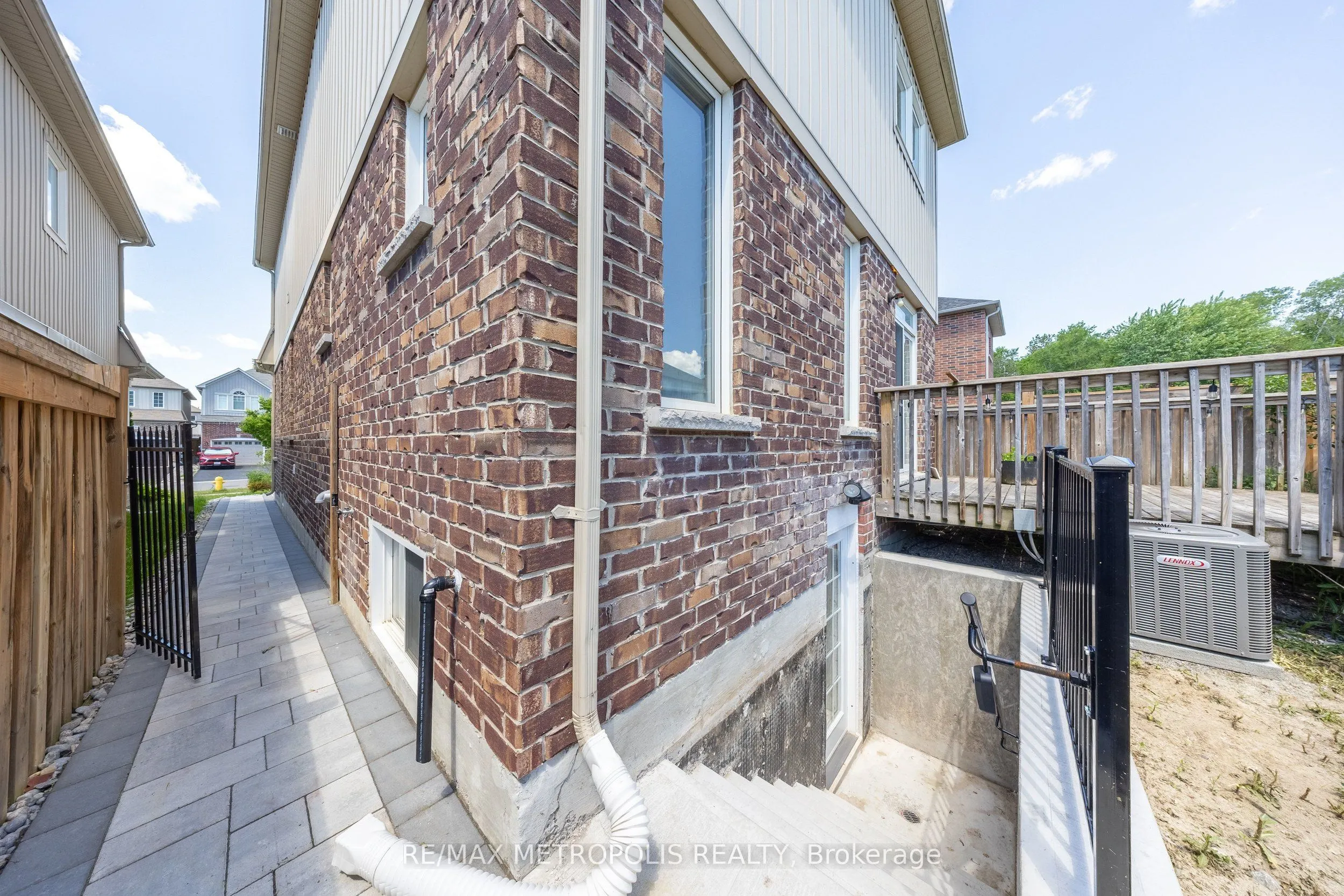 23 Gordon Cowling Street