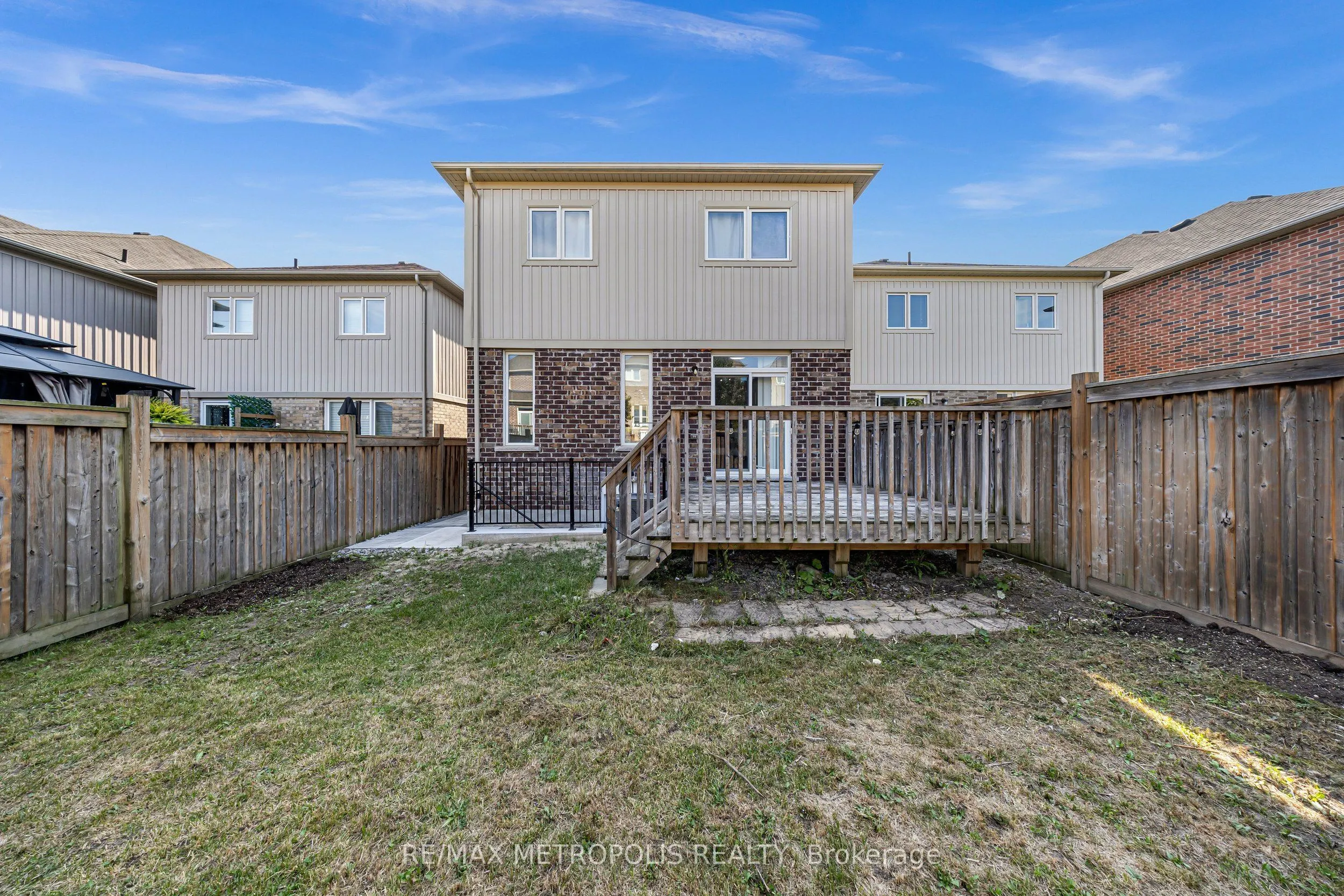 23 Gordon Cowling Street