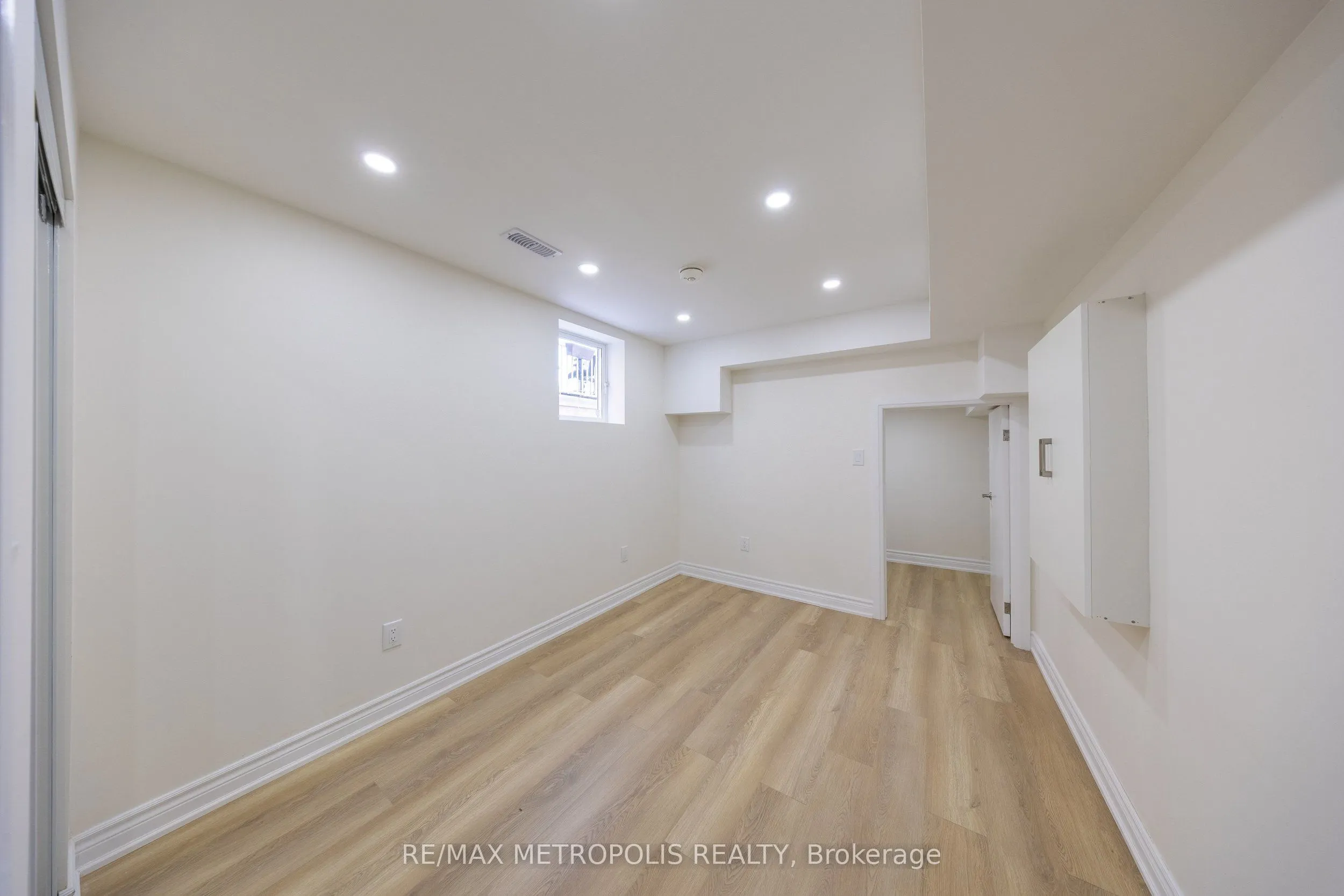 23 Gordon Cowling Street