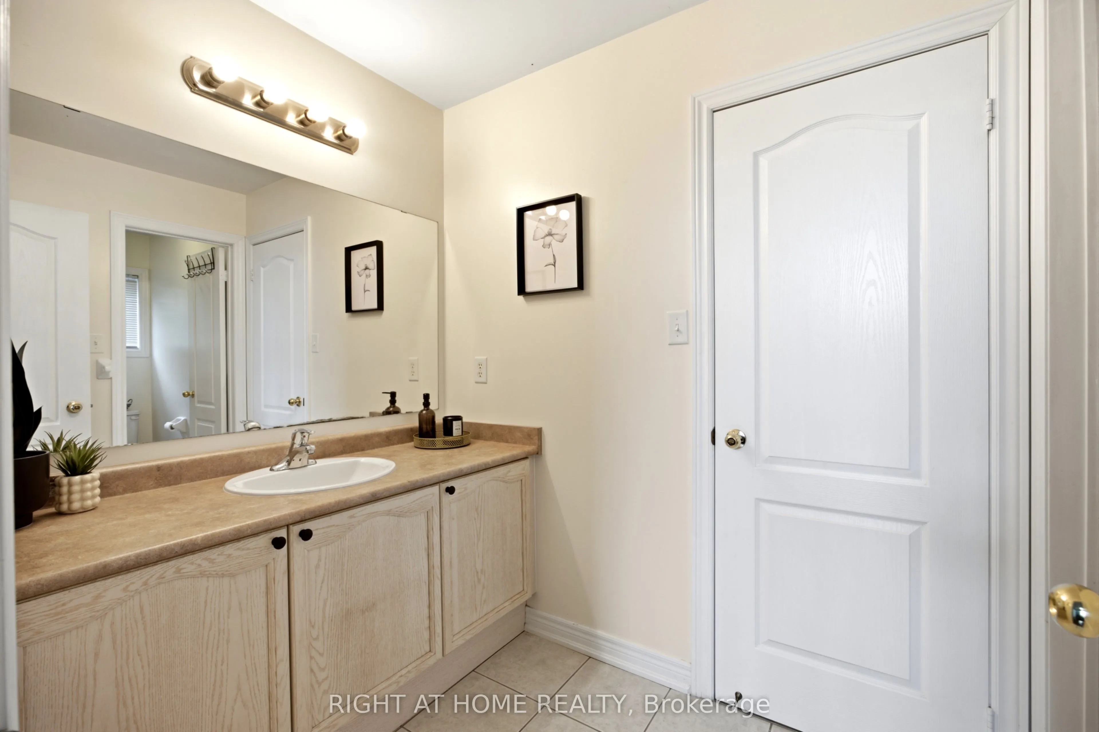 1427 Aldergrove Court