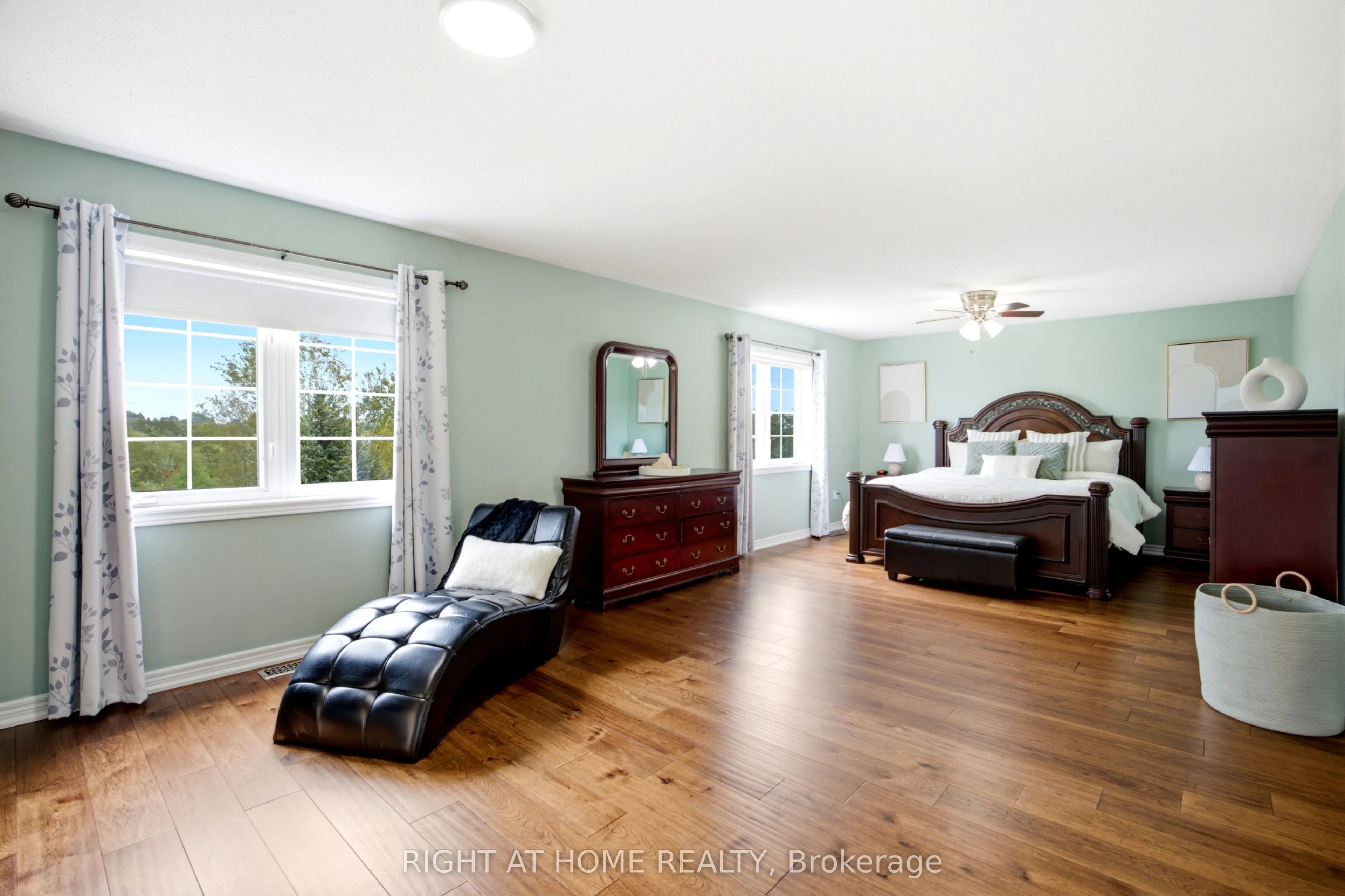 1427 Aldergrove Court