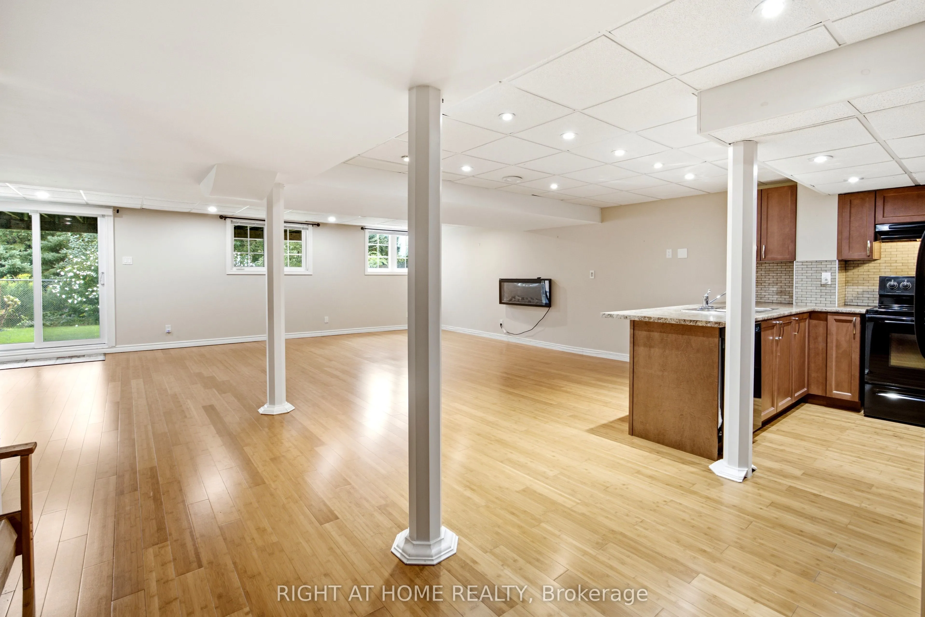 1427 Aldergrove Court