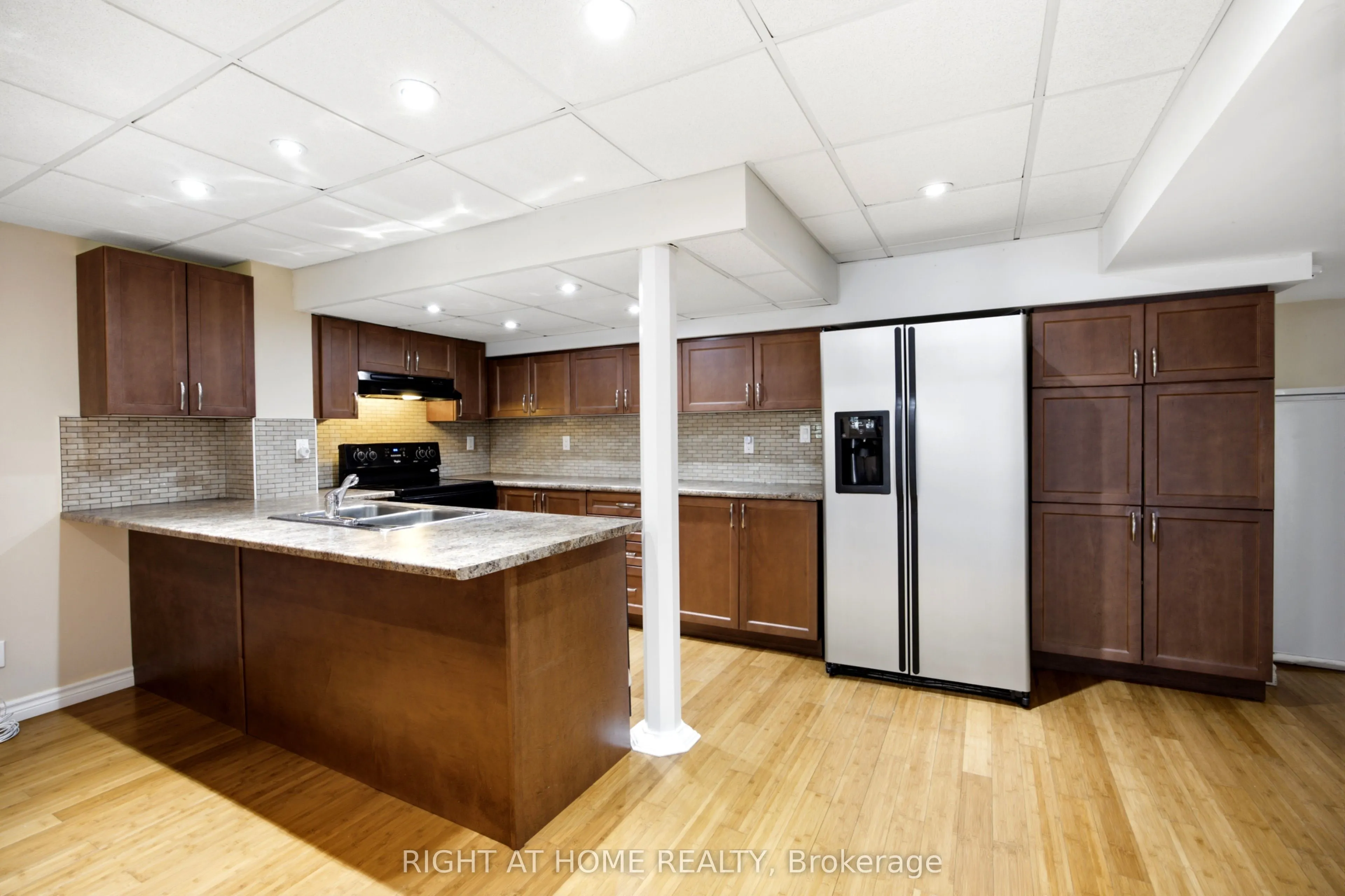 1427 Aldergrove Court
