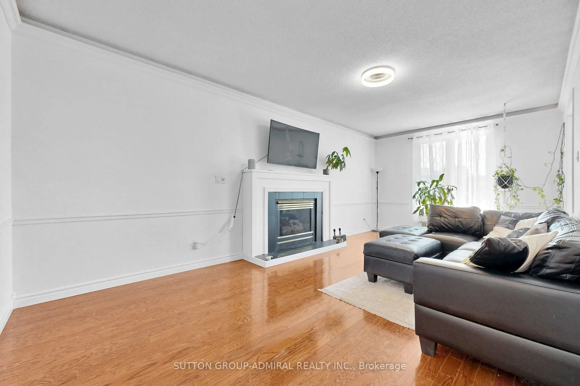 879 Peggoty Circle