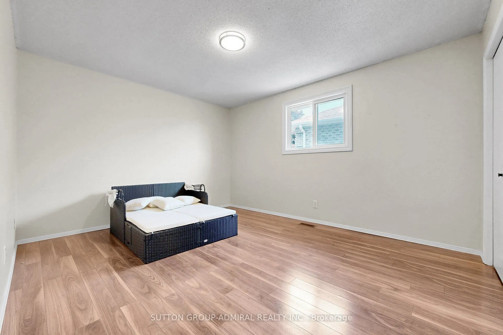 879 Peggoty Circle