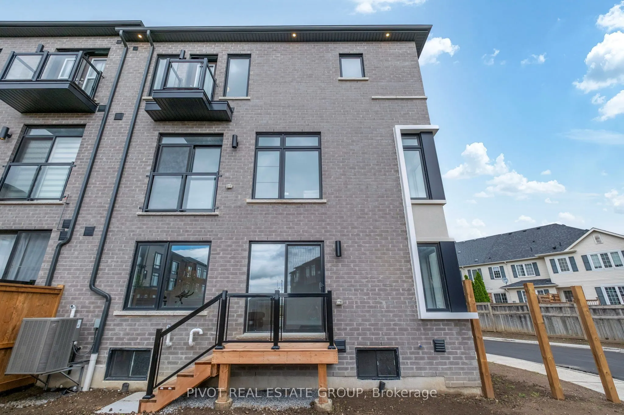 25 Observatory Way