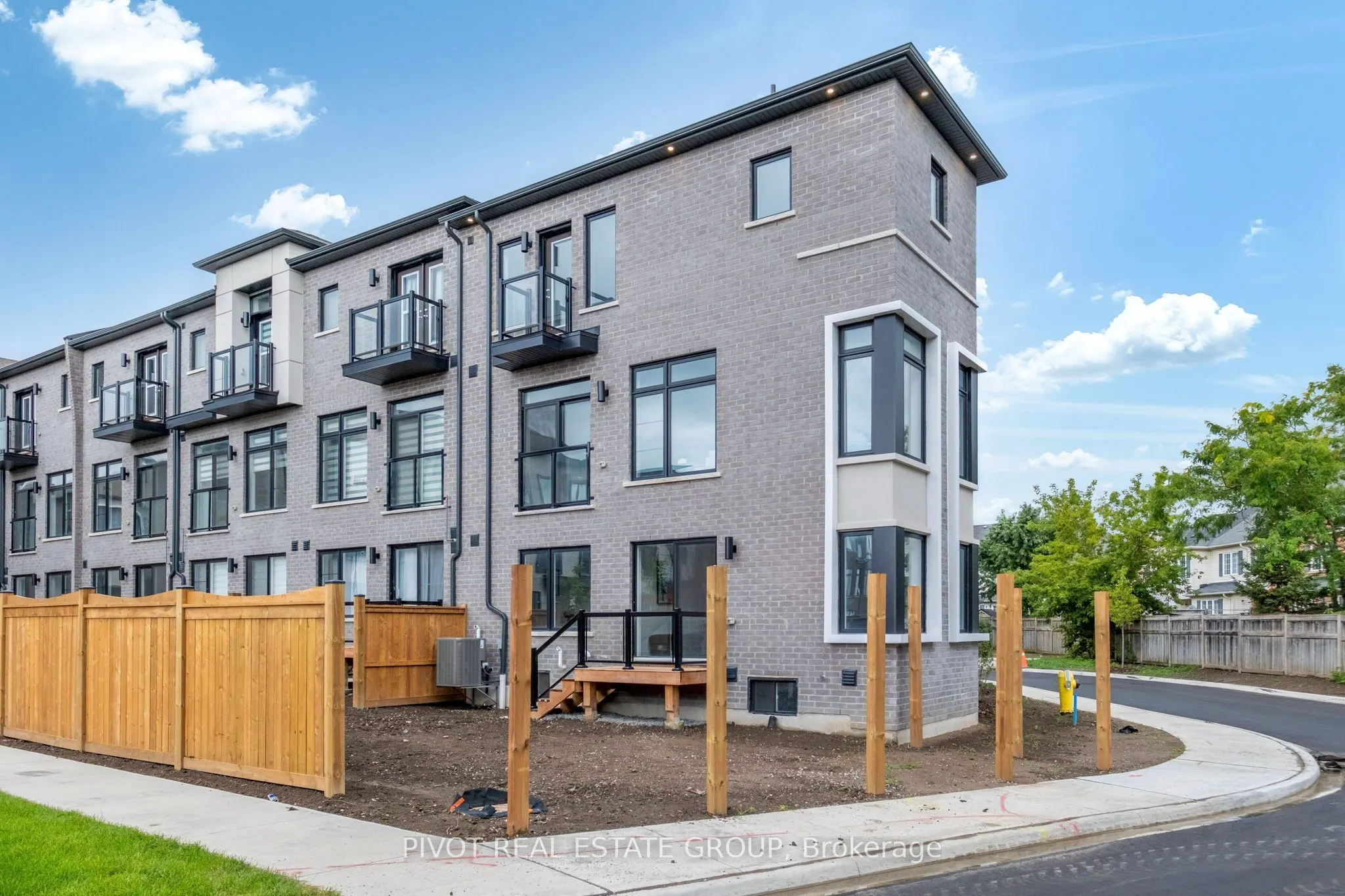 25 Observatory Way